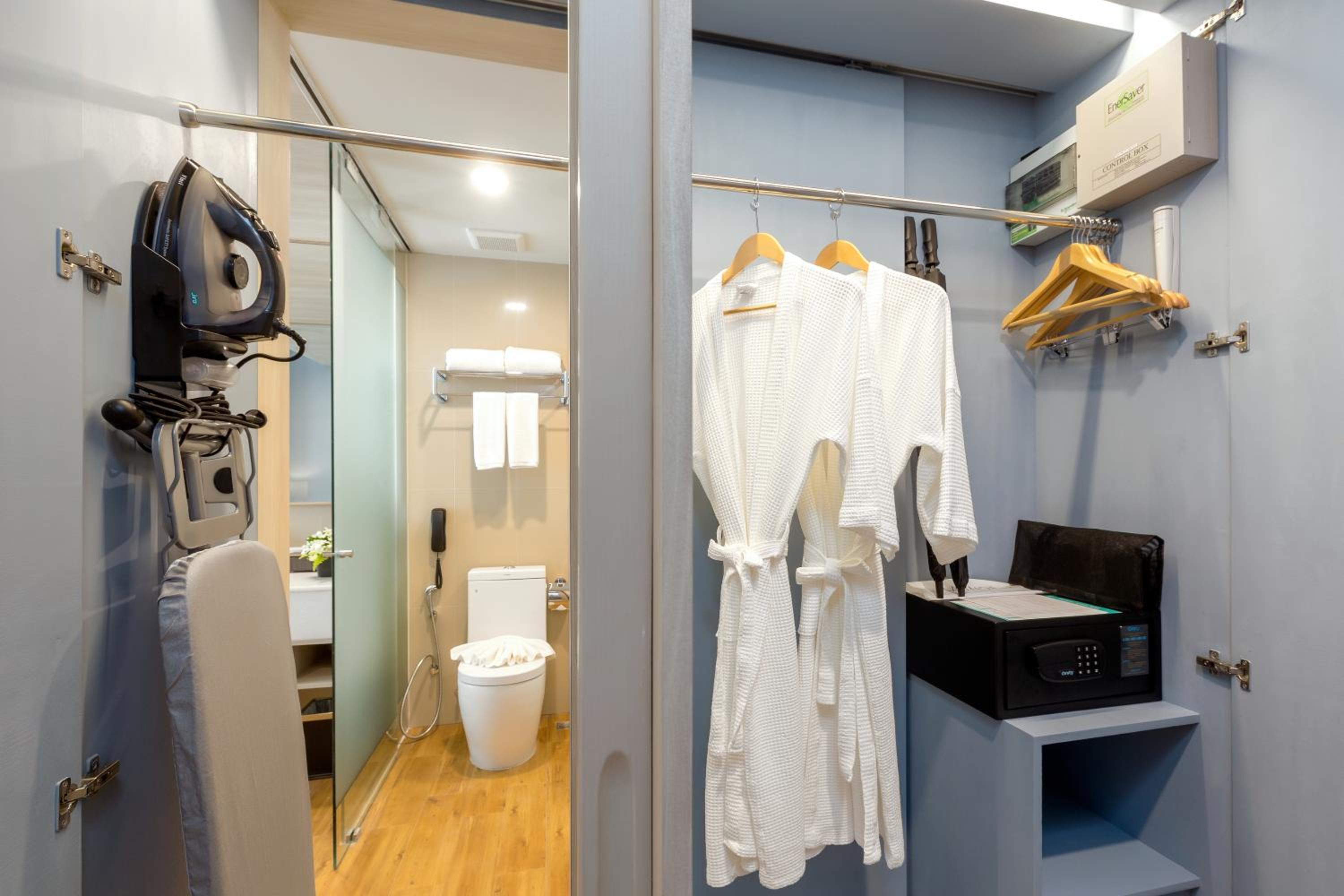 Deluxe Double or Twin Room with Pool View - Beach Wing