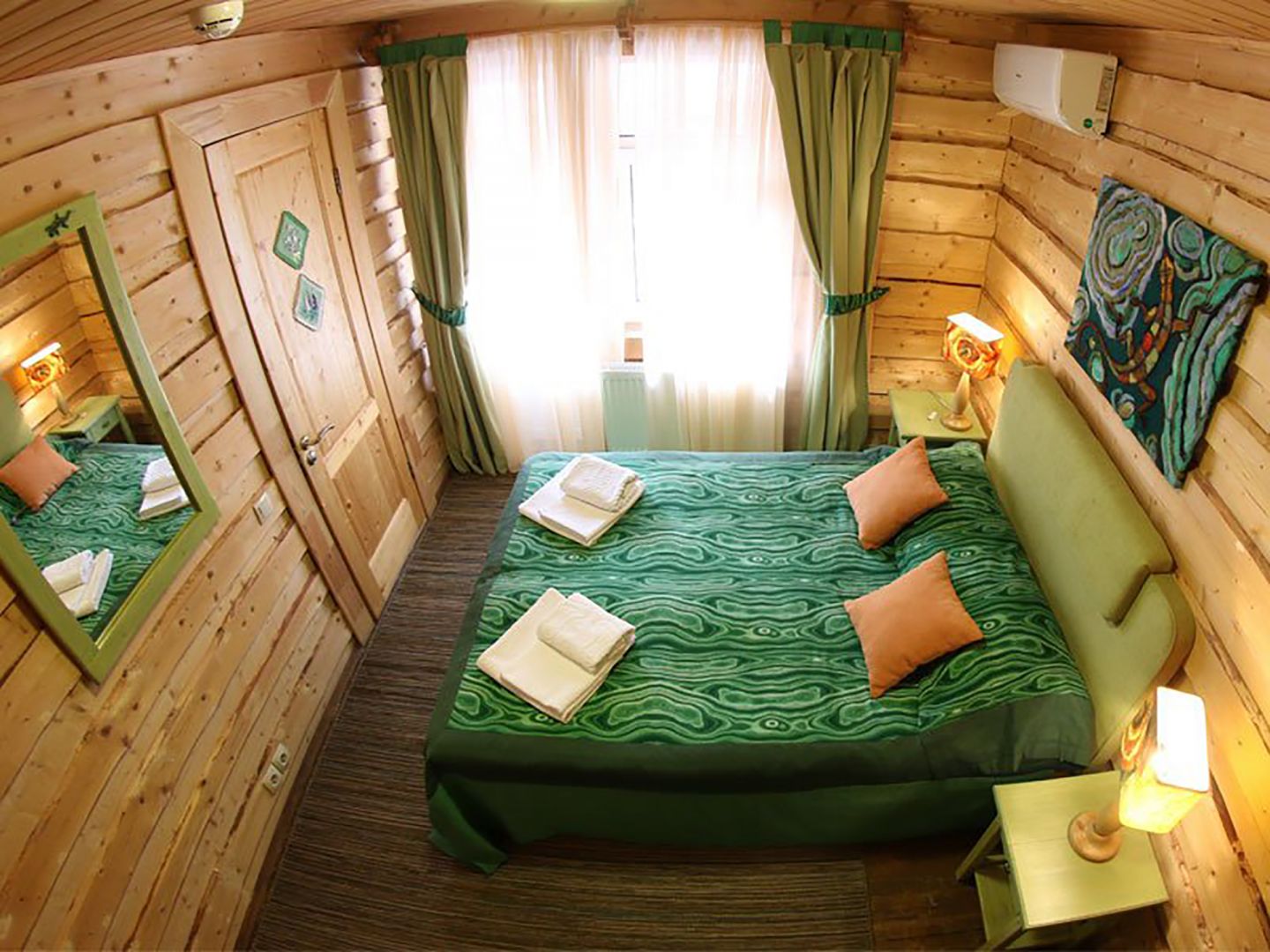 Малахитовая