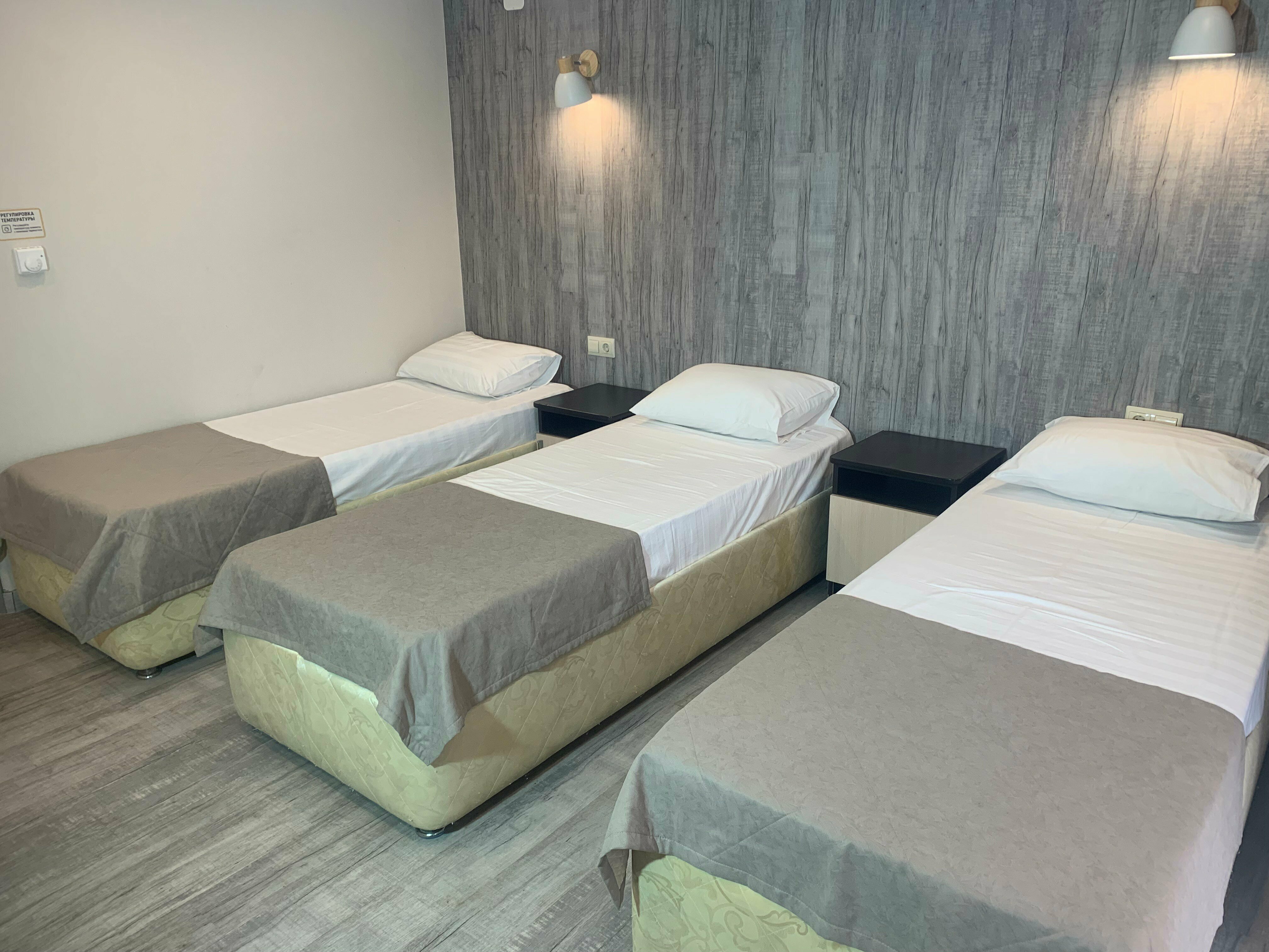 Трехместный номер с балконом