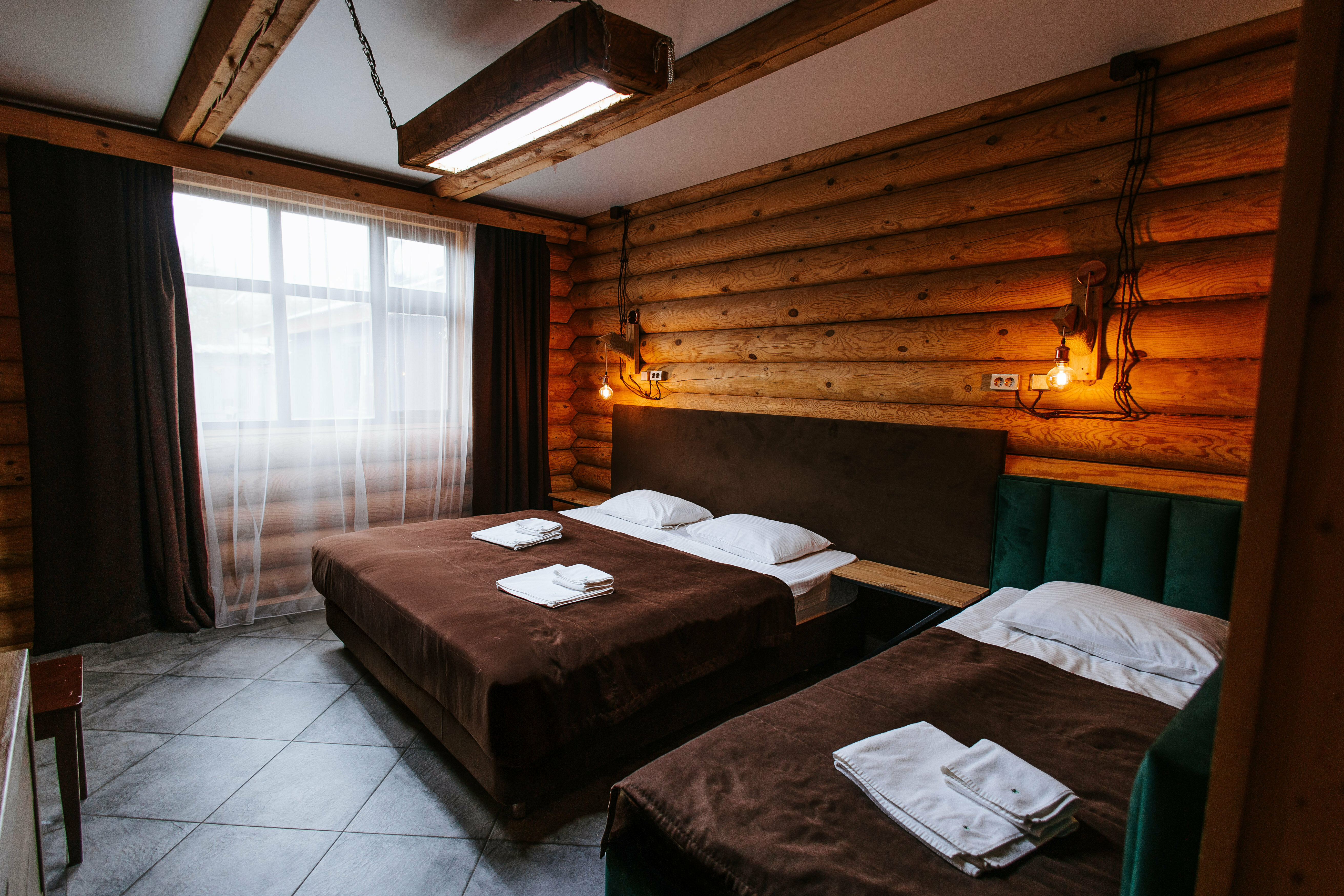 Дом с бассейном