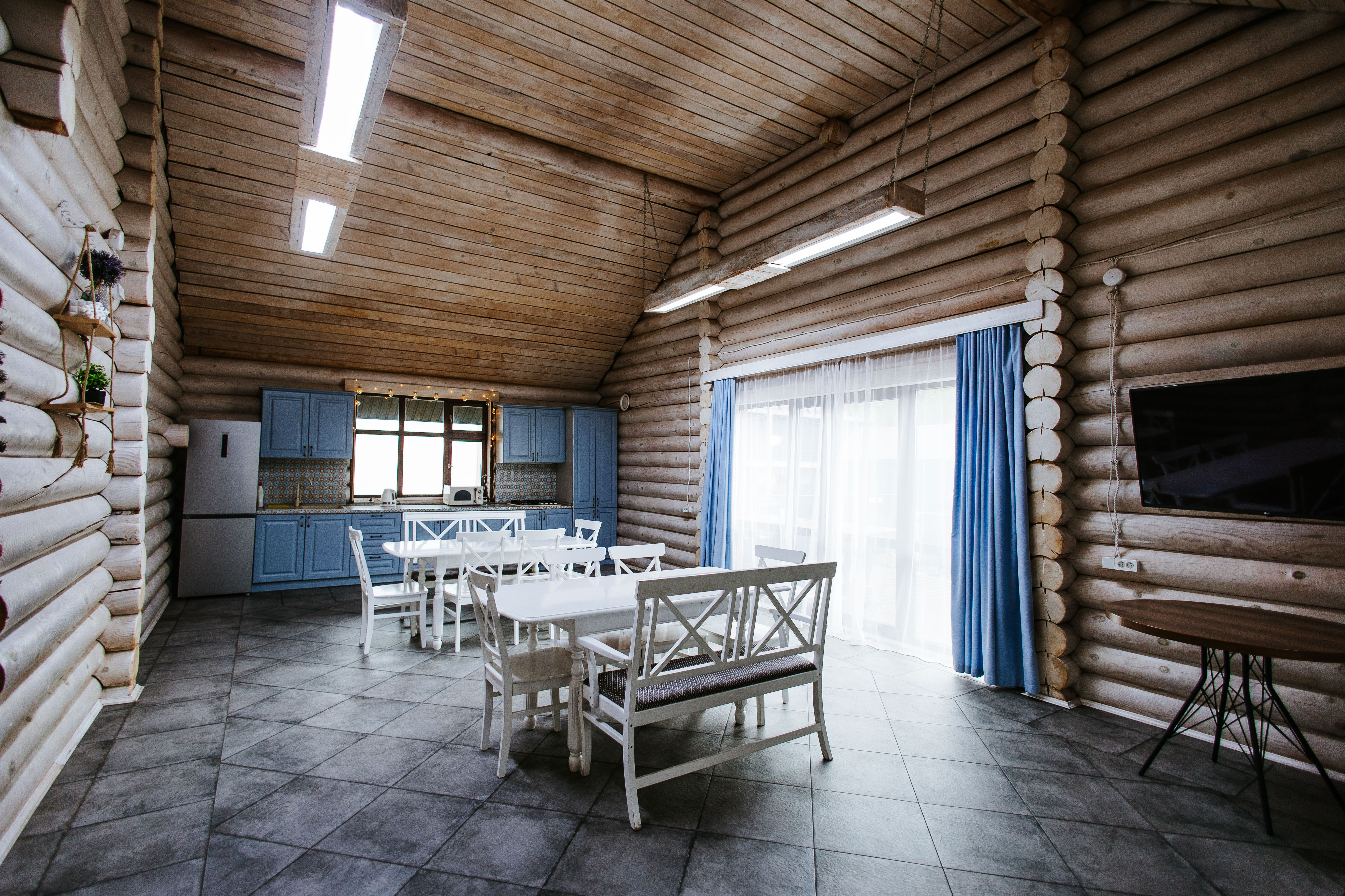 Дом с бассейном