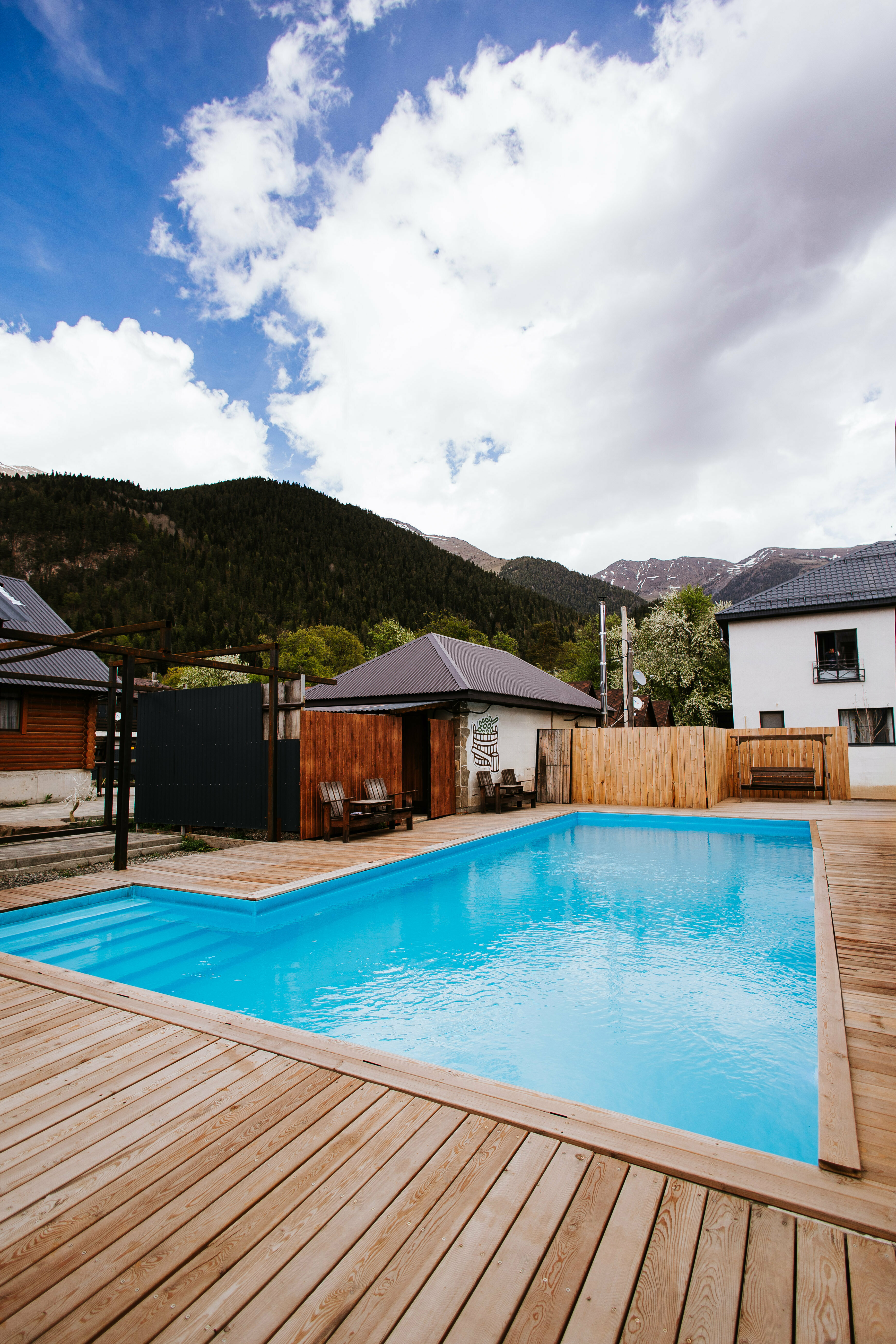 Дом с бассейном