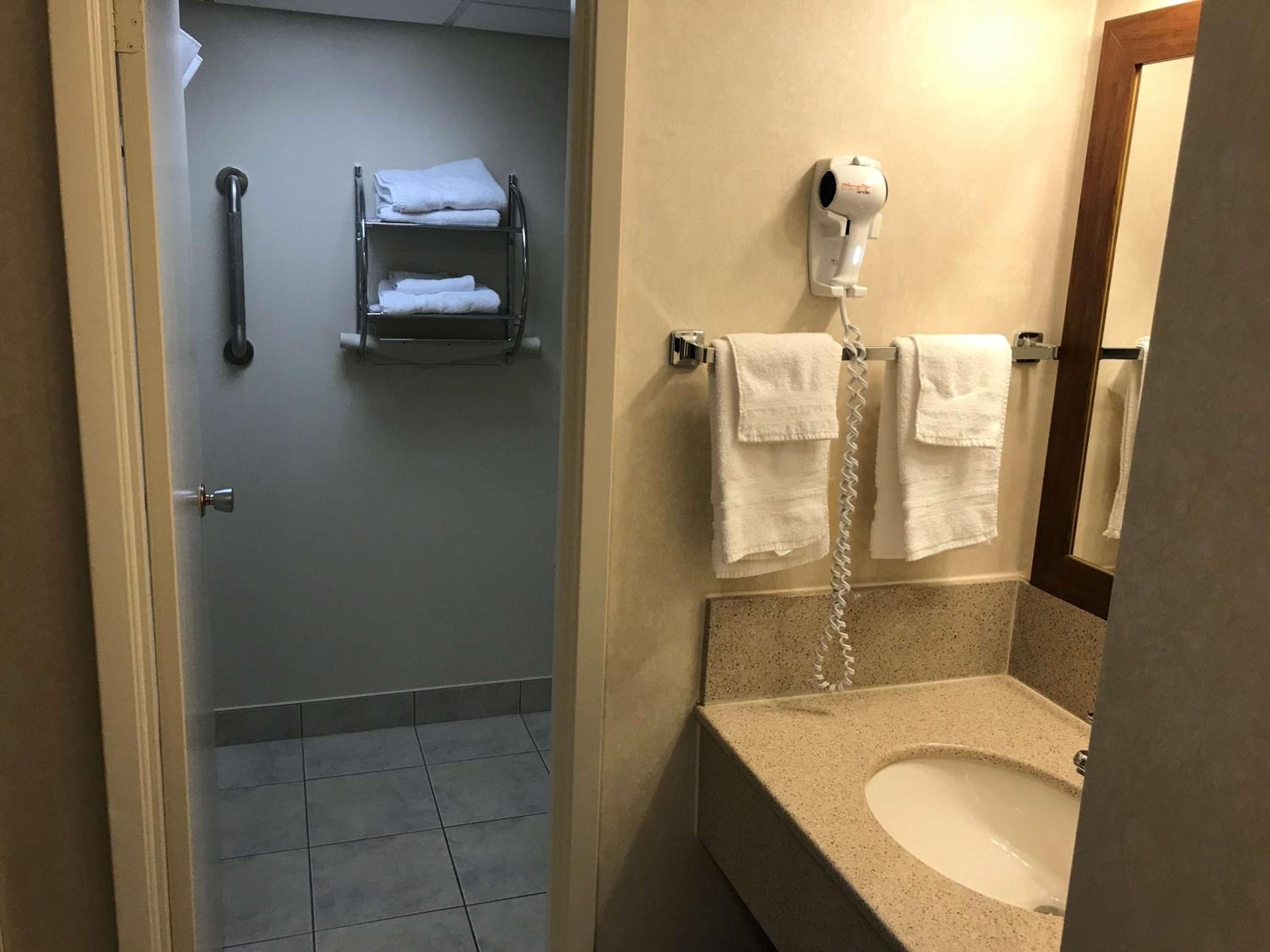 King Room - Non-Smoking