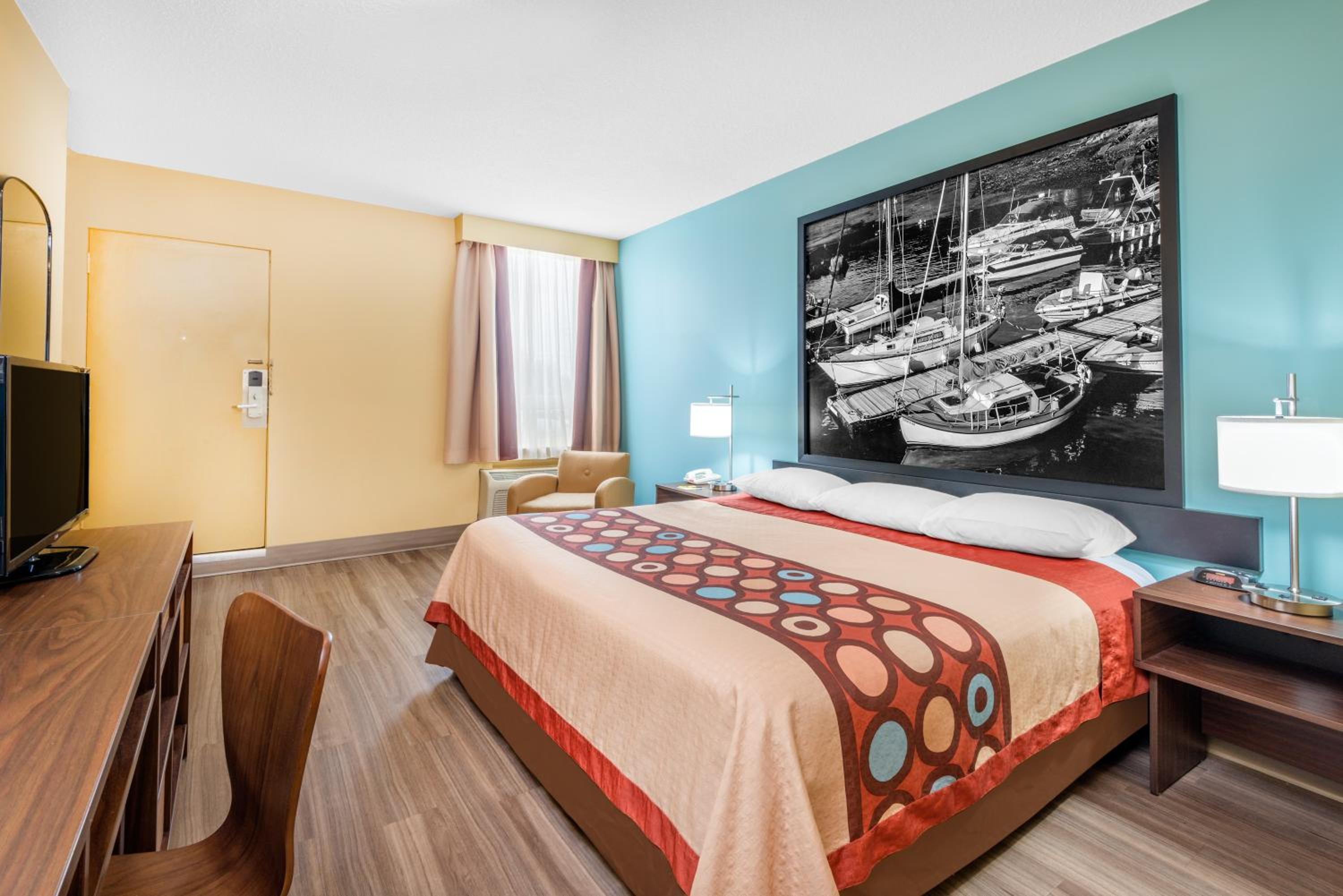 King Room - Pet Friendly/Non-Smoking