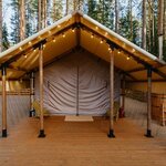 Лодж на холме с горячей купелью в Глэмп-отель Террасы