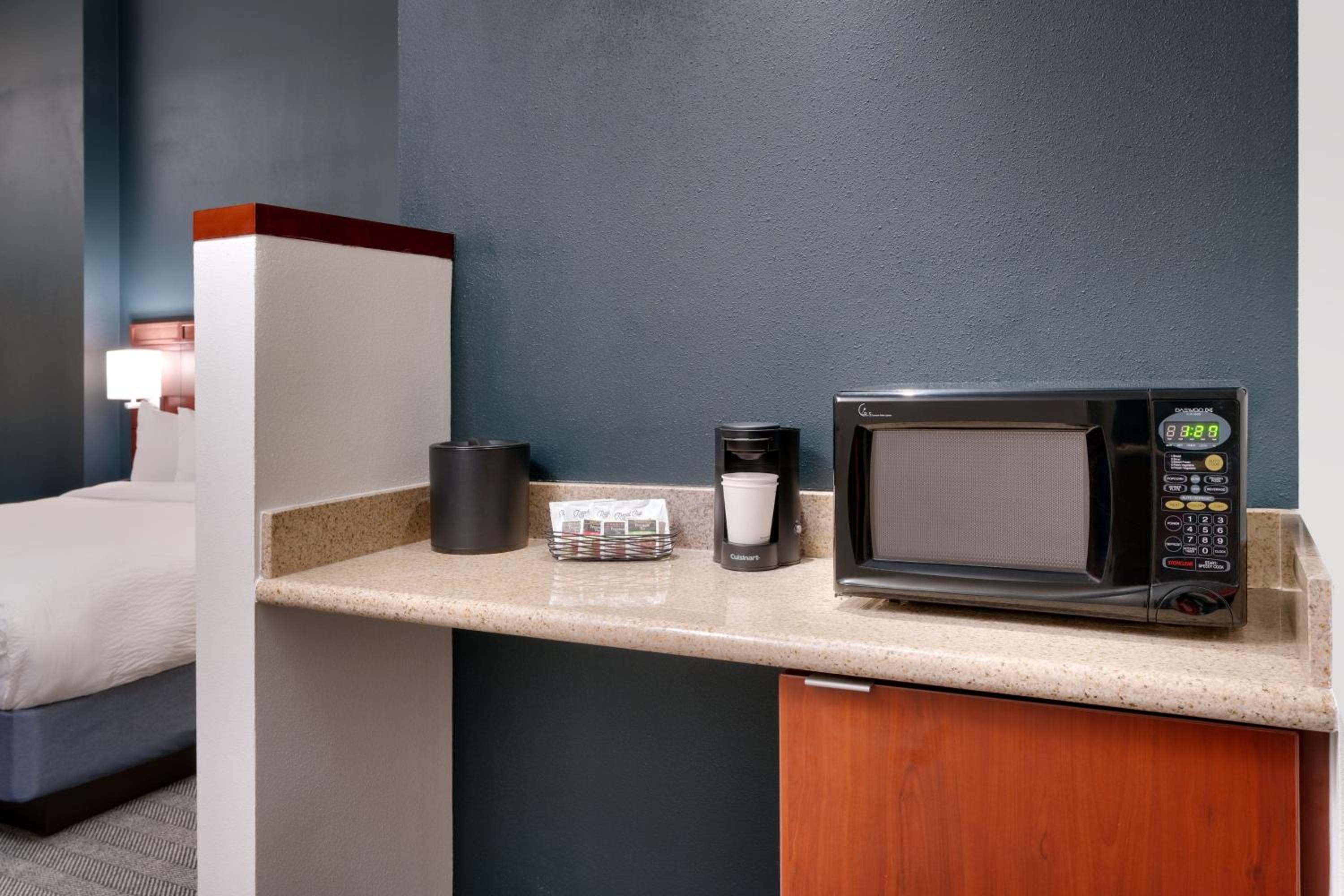 King Extended, Larger Guest room, 1 King, Sofa bed