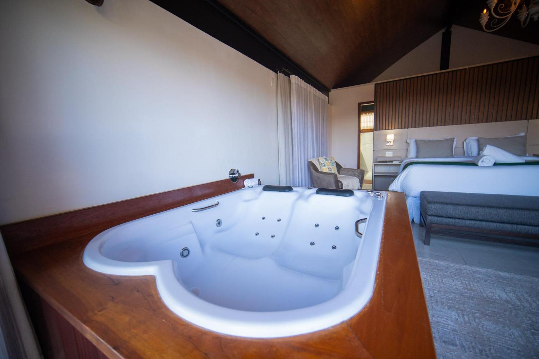 Premium Suite with Hydro and View