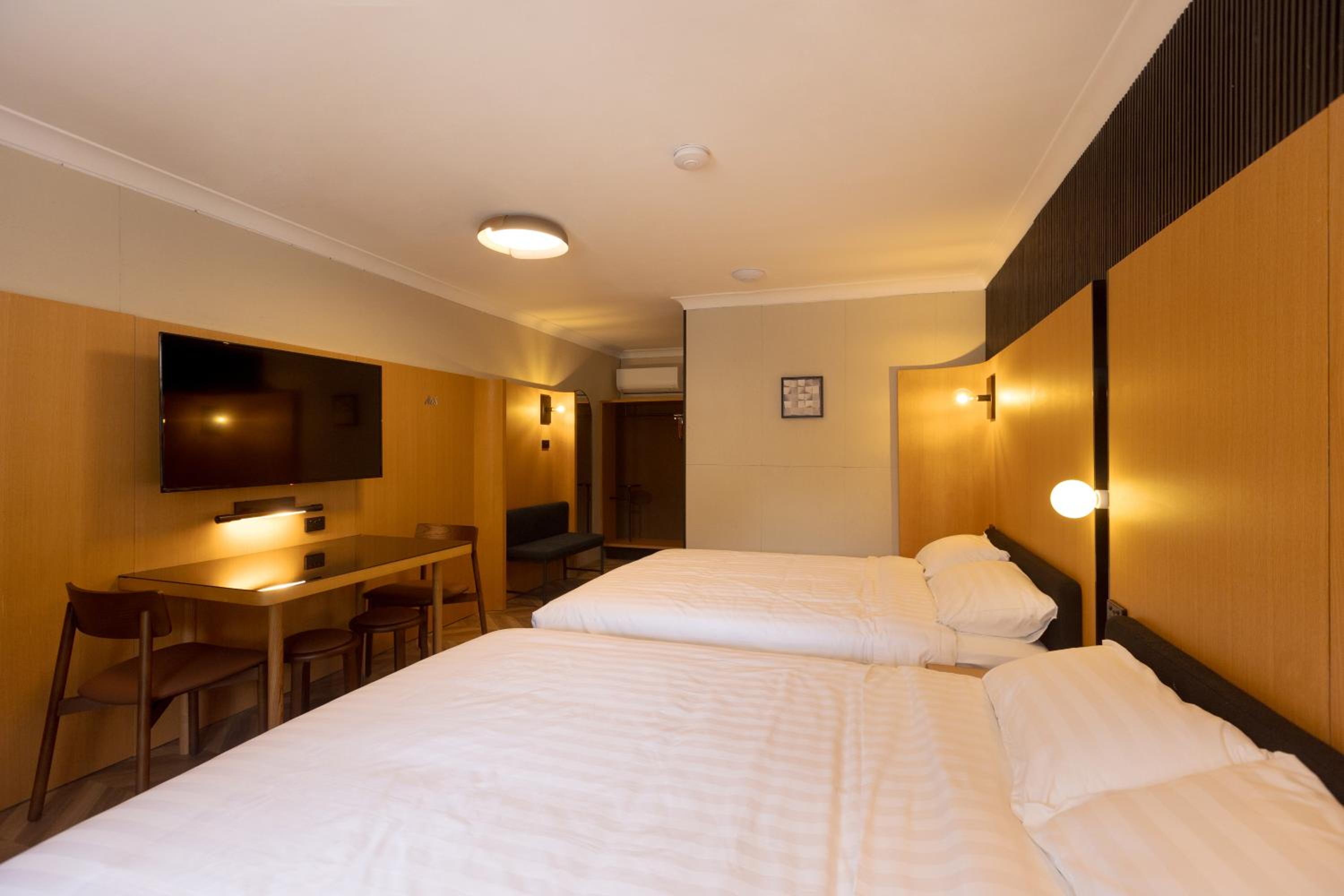 Deluxe Queen Room with Two Queen Beds