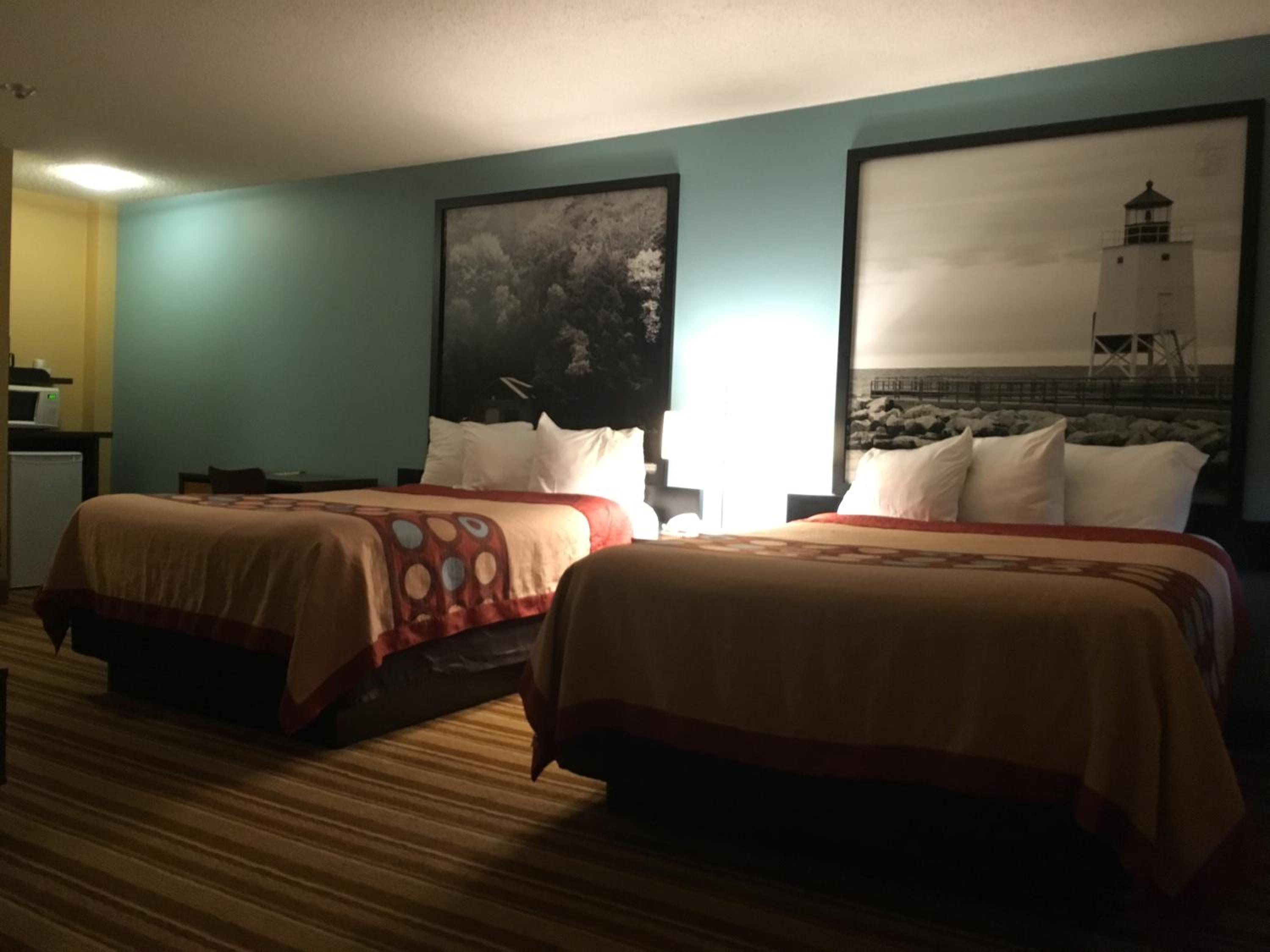 Queen Studio Suite With Two Queen Beds - Ground Floor/Non-Smoking