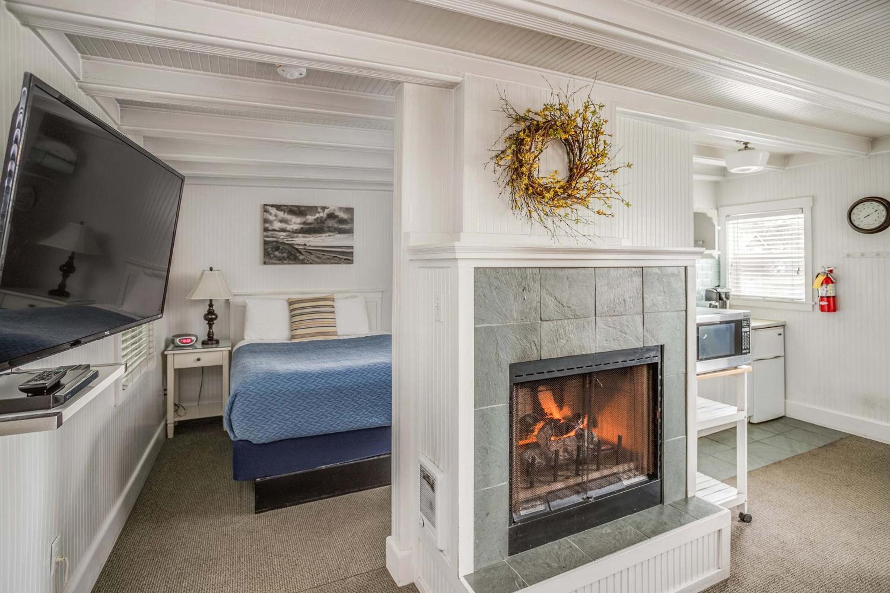 McBee Cottage - Standard Queen (Children and Pet Friendly)