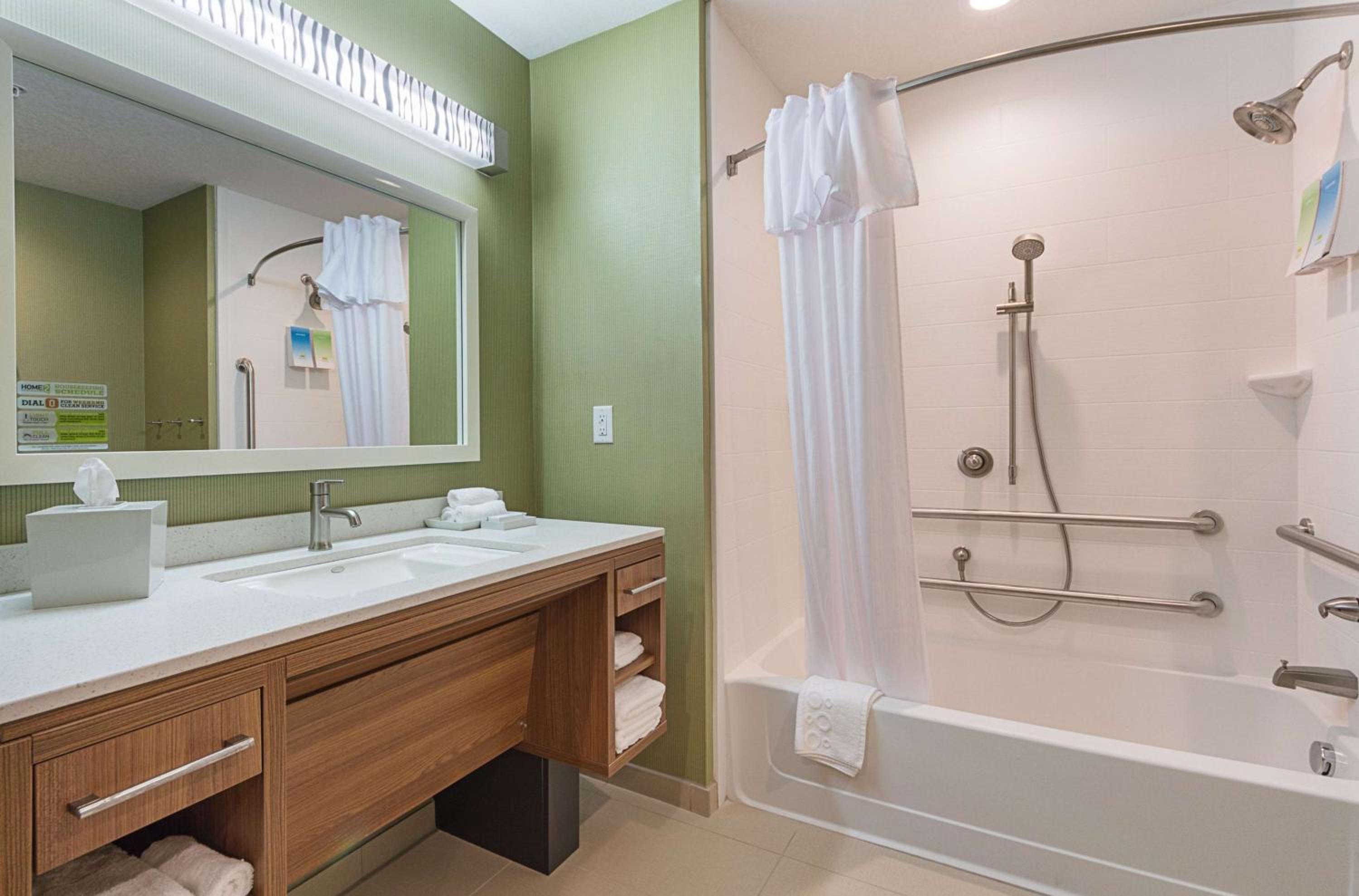 King Studio Suite - Hearing Access/Non-Smoking