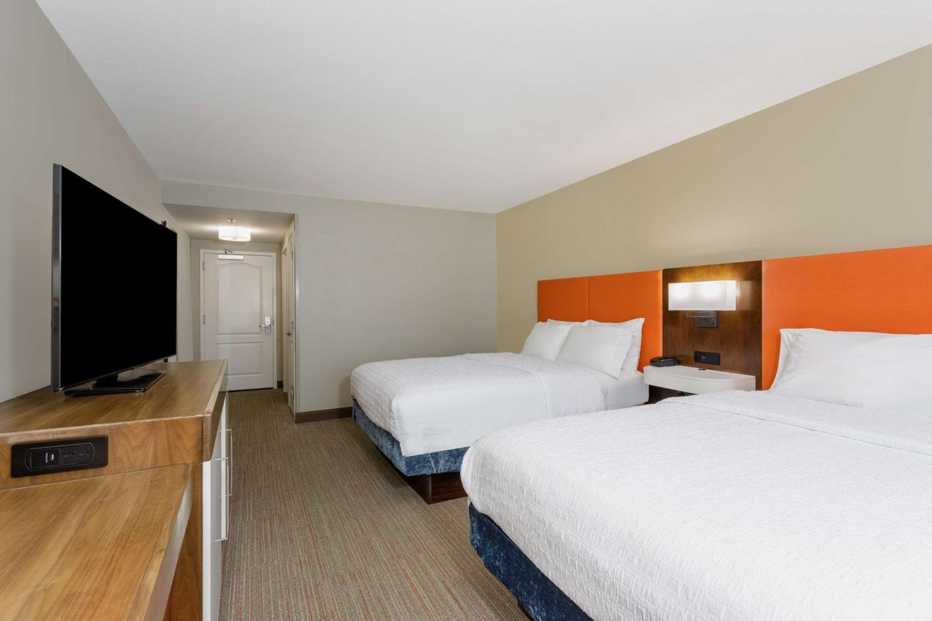 Queen Room with Two Queen Beds - Hearing Access