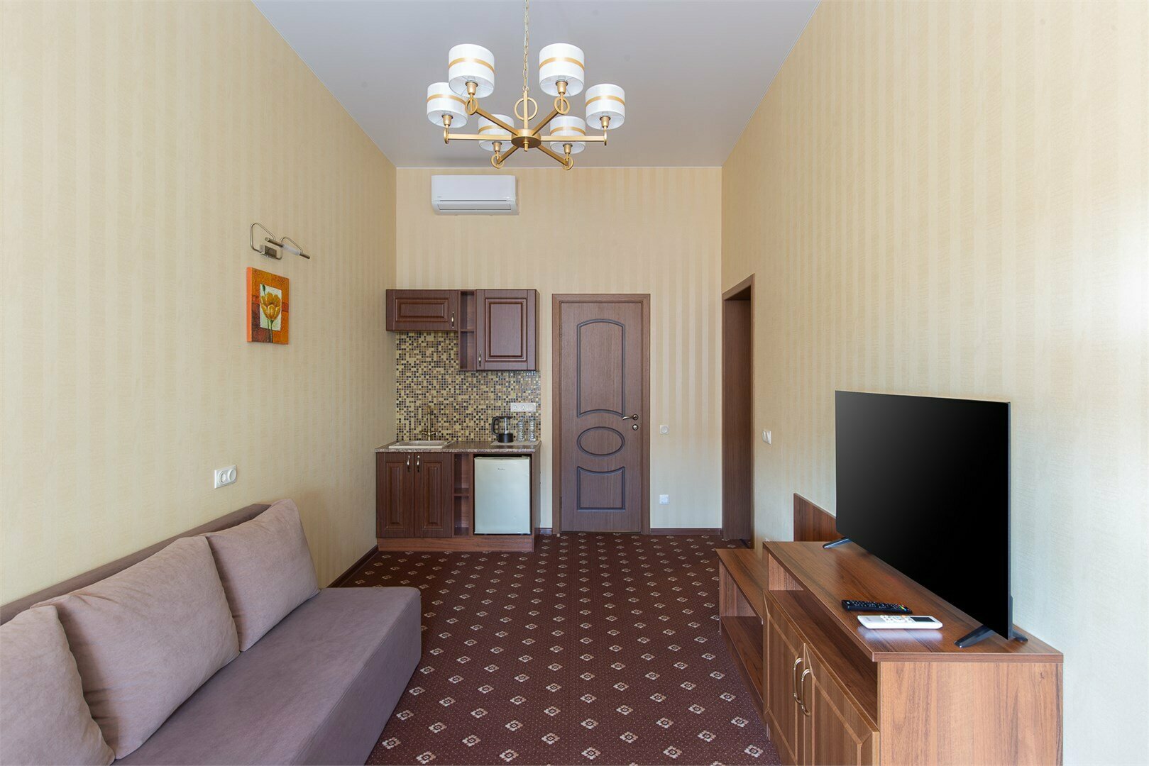 Апартаменты с эркером и душем