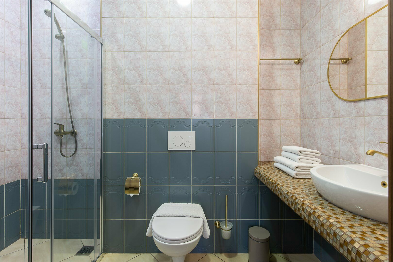 Апартаменты с эркером и душем