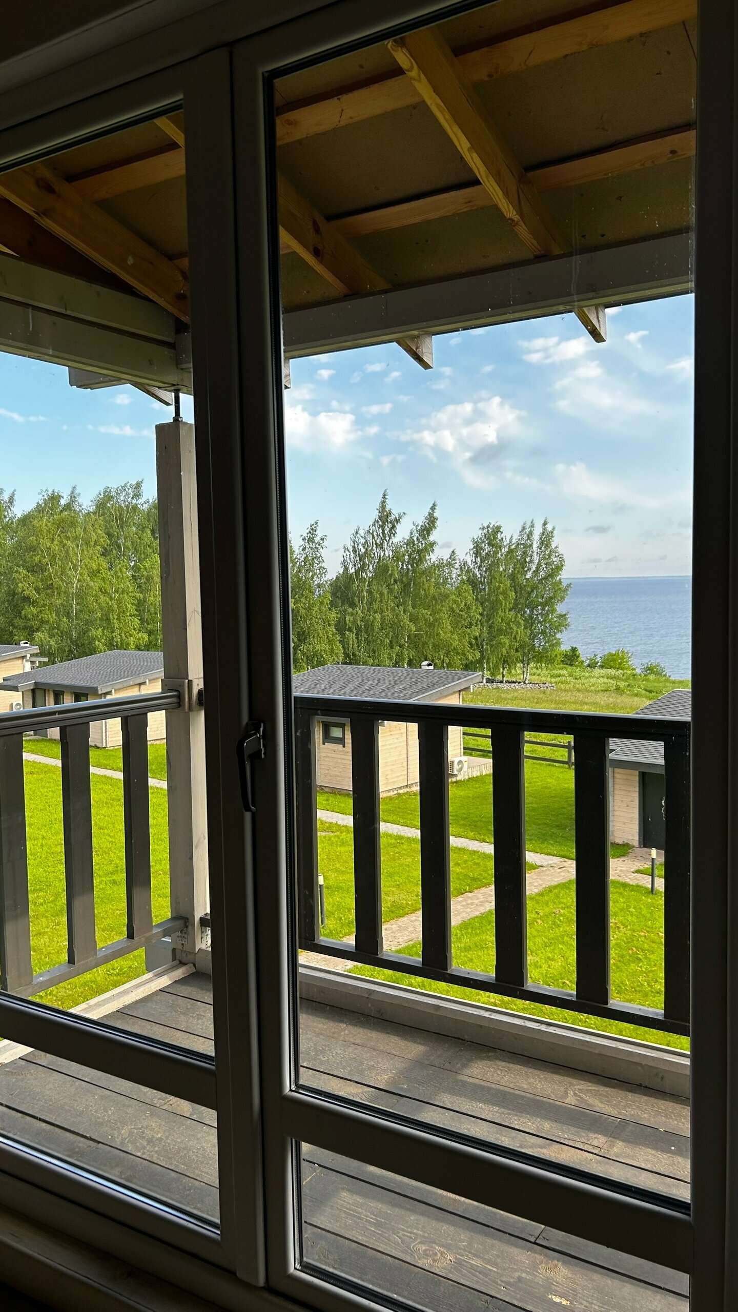 Номер-студия с видом на озеро