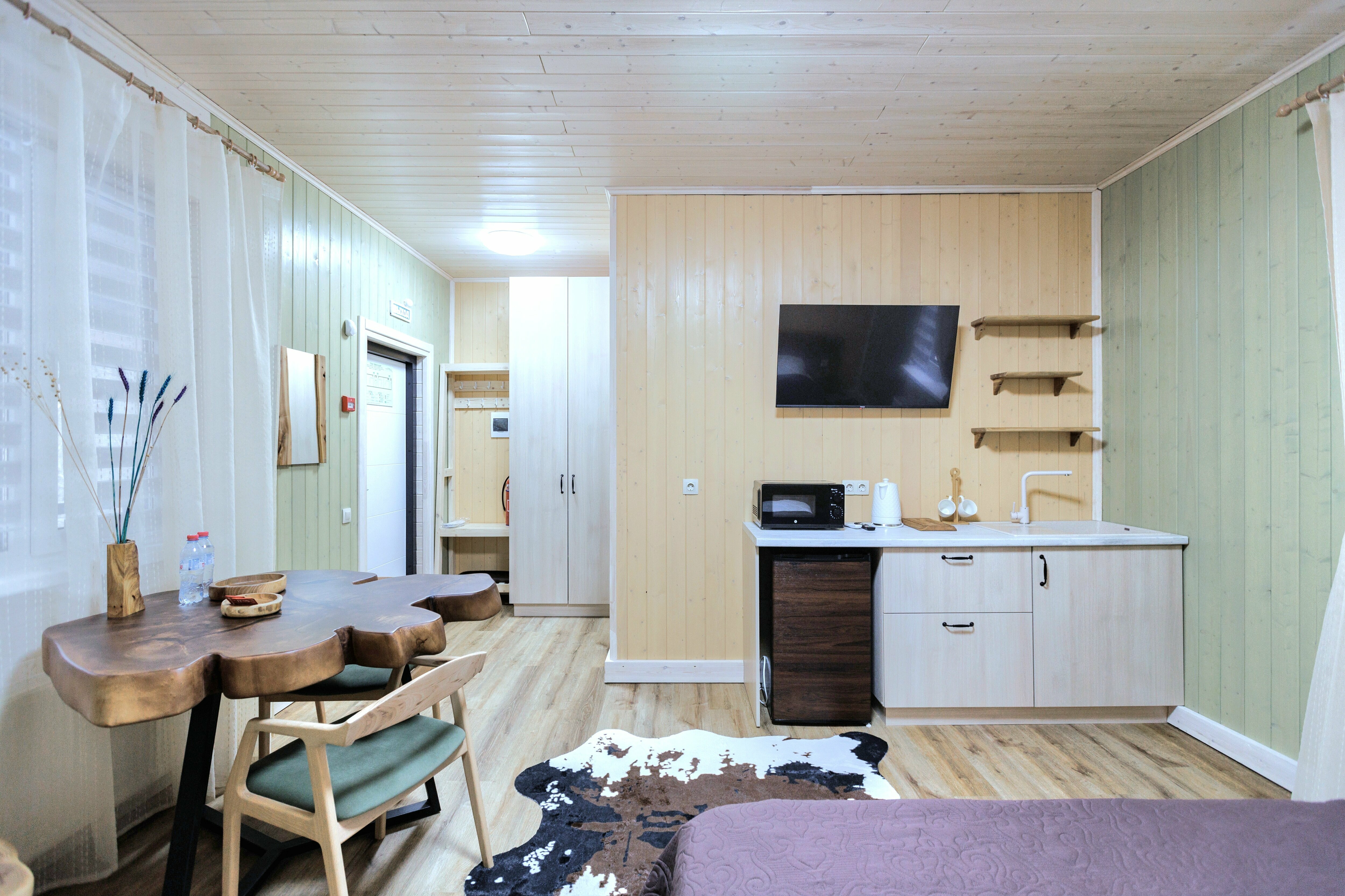 Трехместный номер «Комфорт» с душем