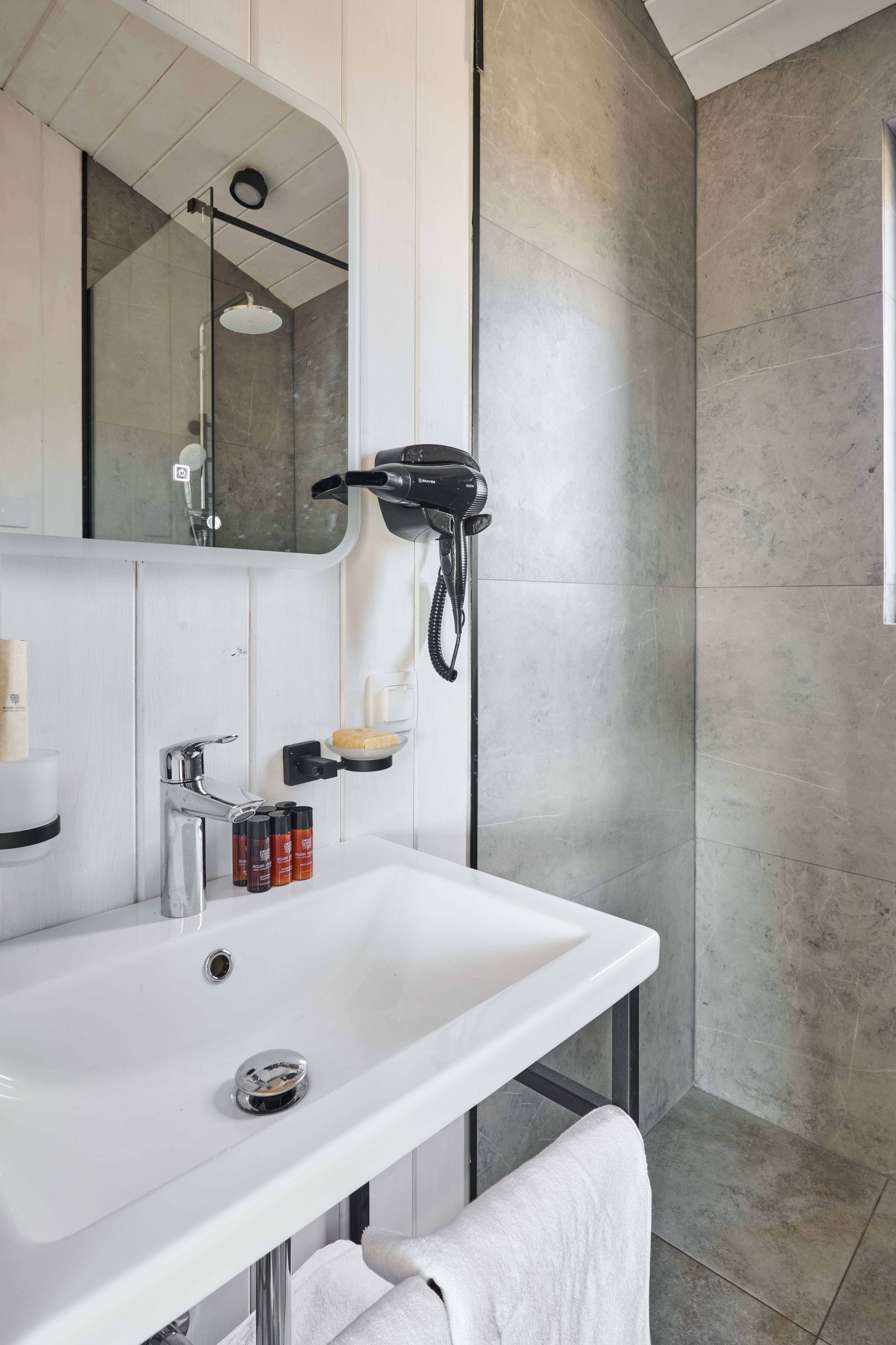 FOREST BBQ PARKLANE RESIDENCE