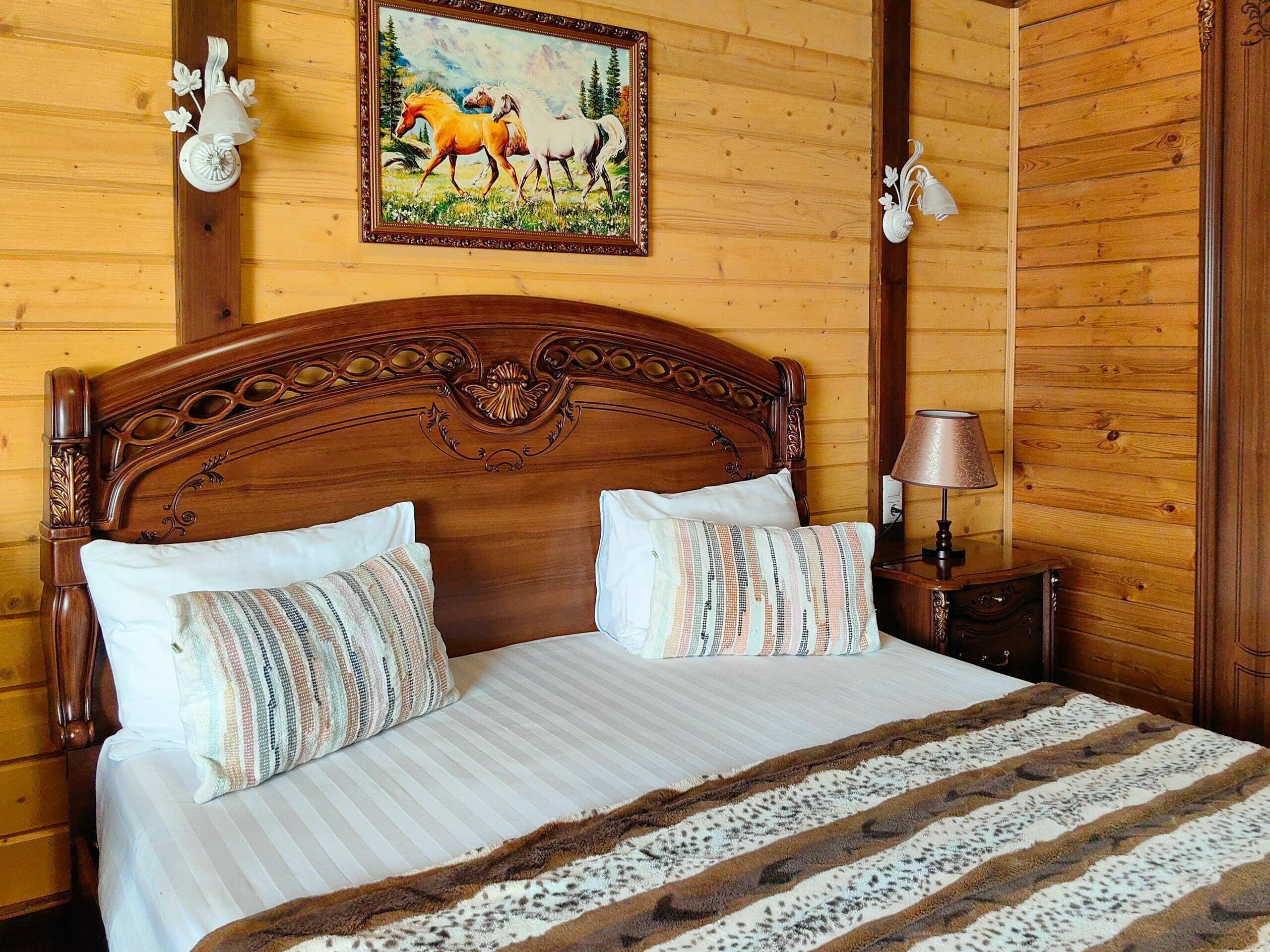 Семейная комната с видом на горы