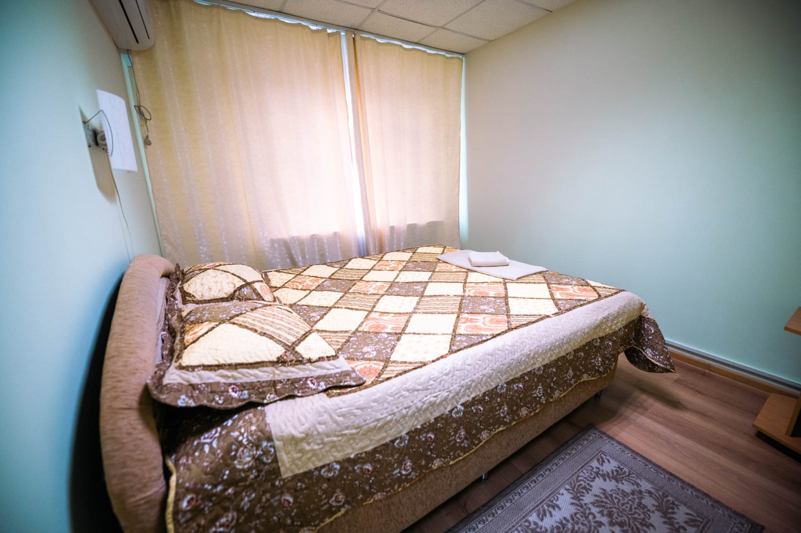 Небольшой двухместный номер с 1 кроватью