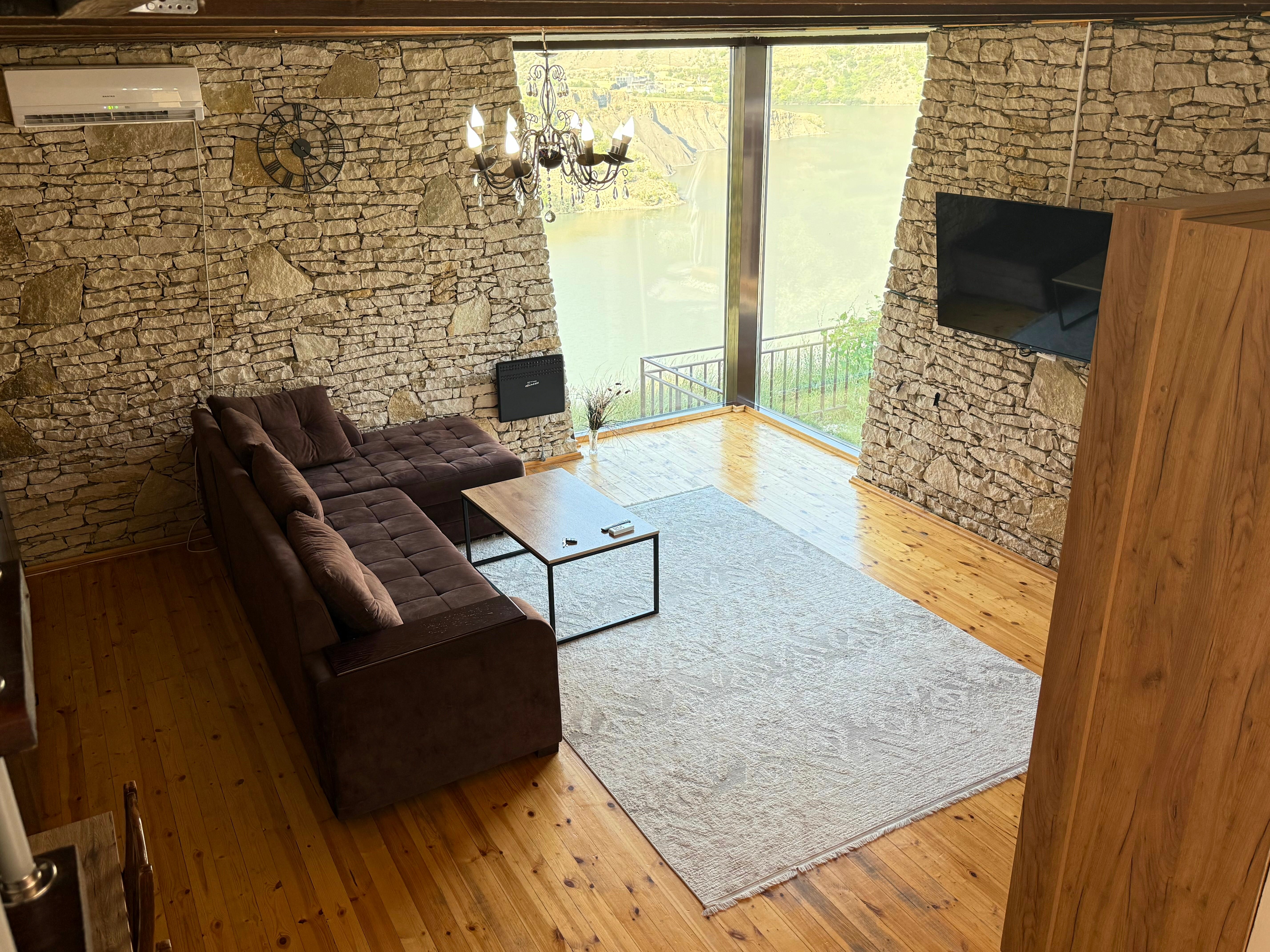 Гостевой дом Голхин с бассейном. Внимание! Комплекс находится не на территории! Удаленность - 40 мин езды. Завтрак не включен!