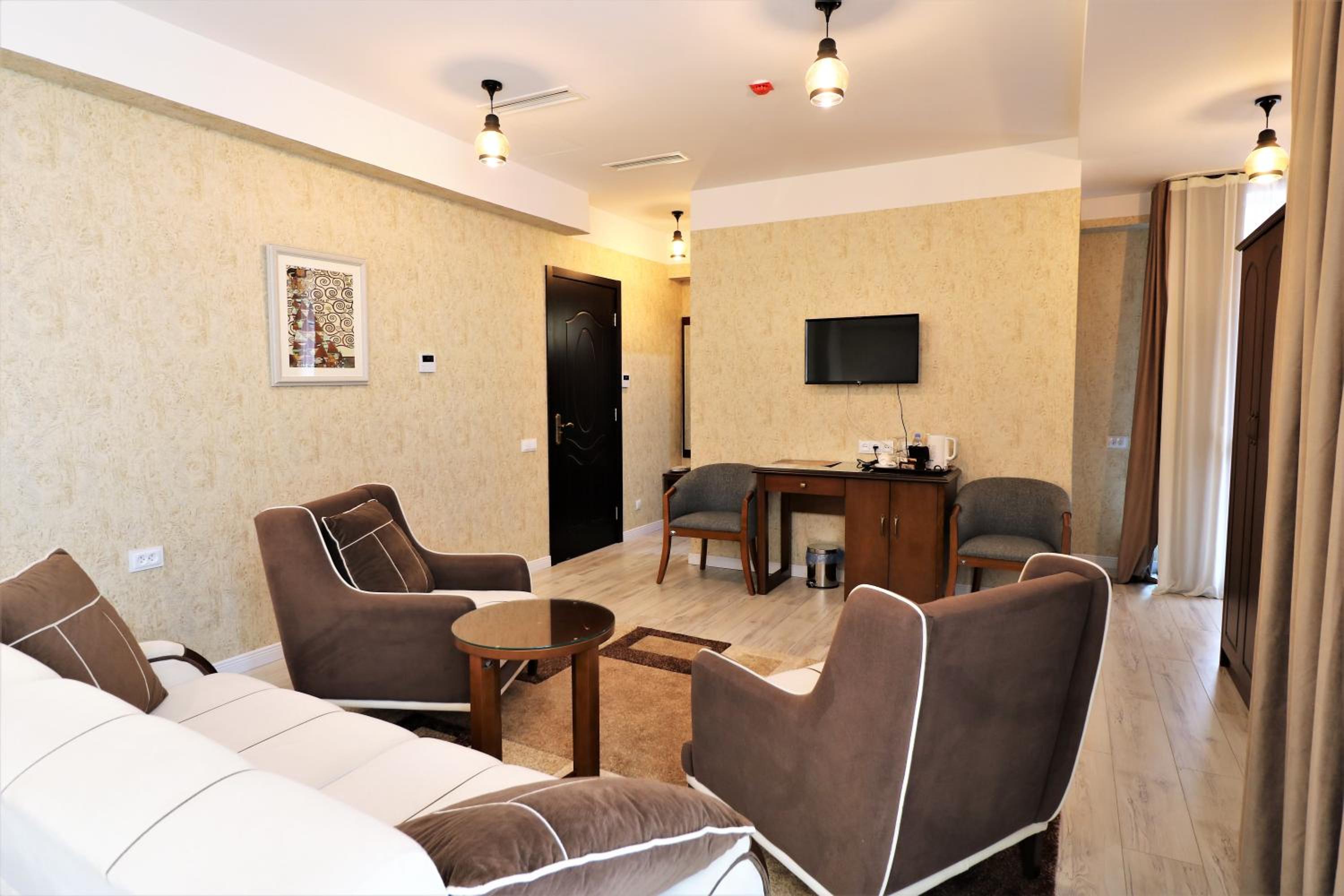 Large Double or Twin Room