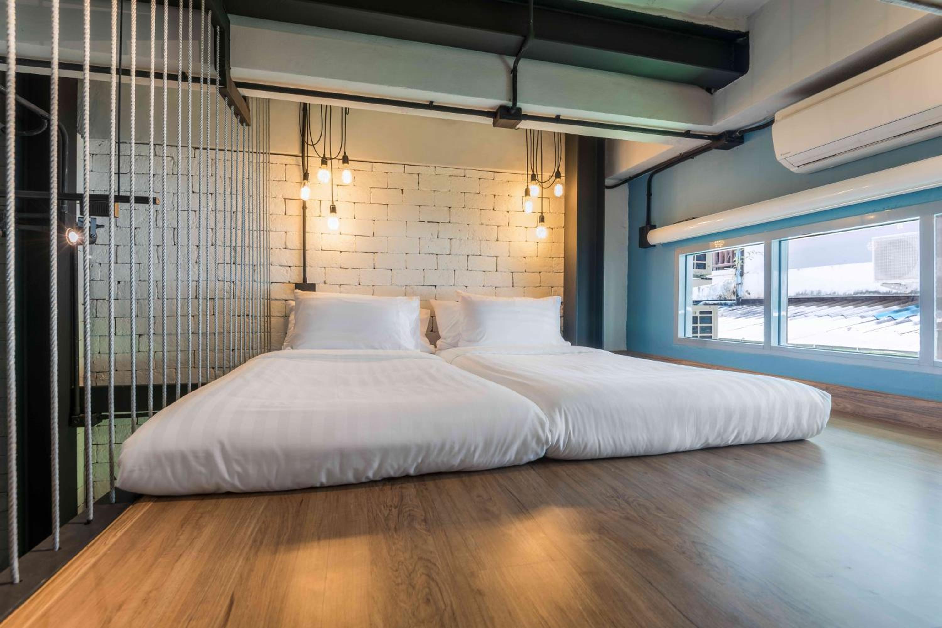 Family Room with Garden View