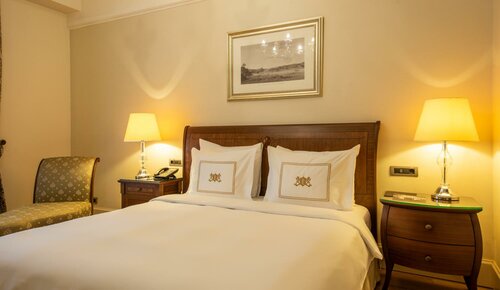 Deluxe Pera Side Room King