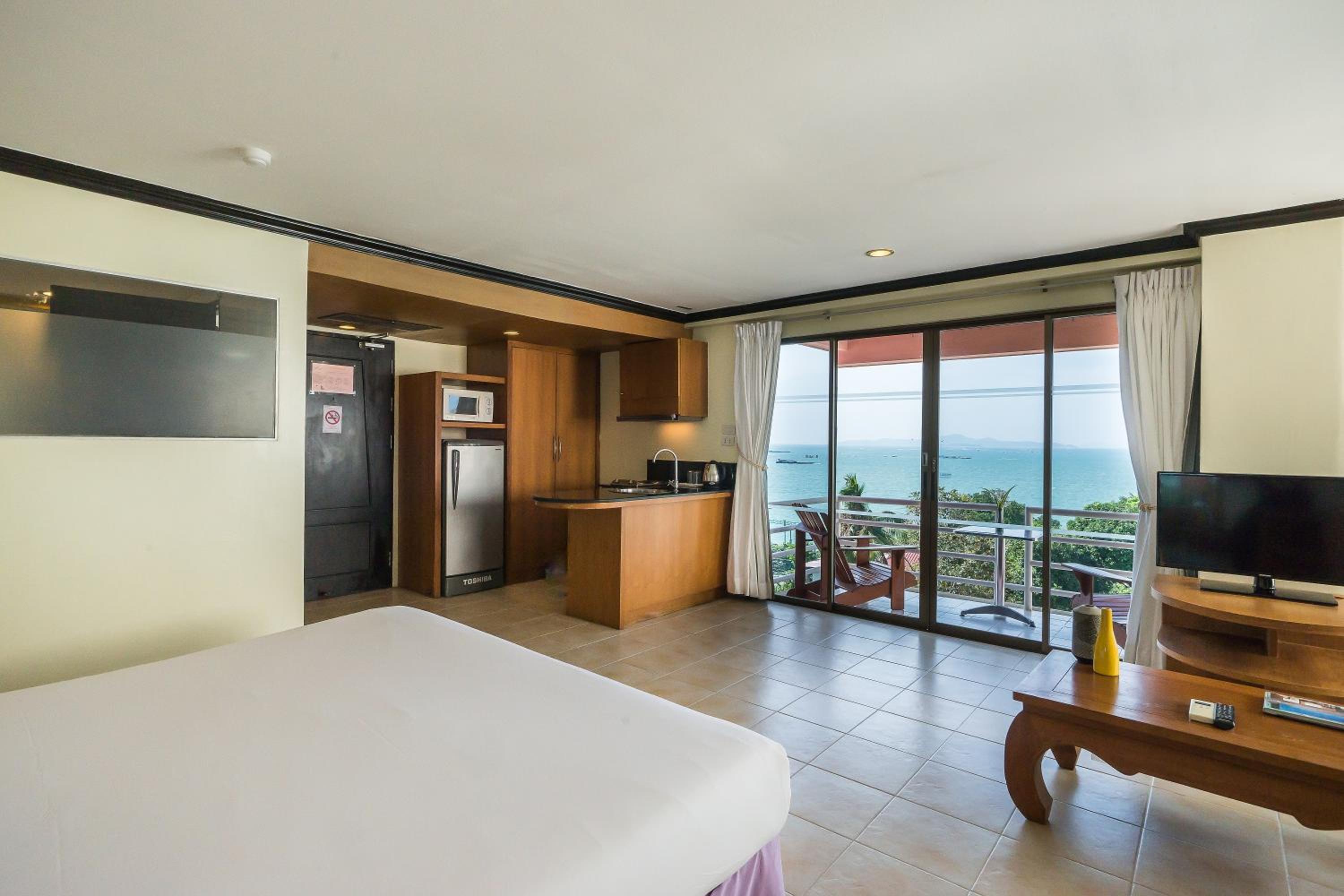 Deluxe Room with Sea View