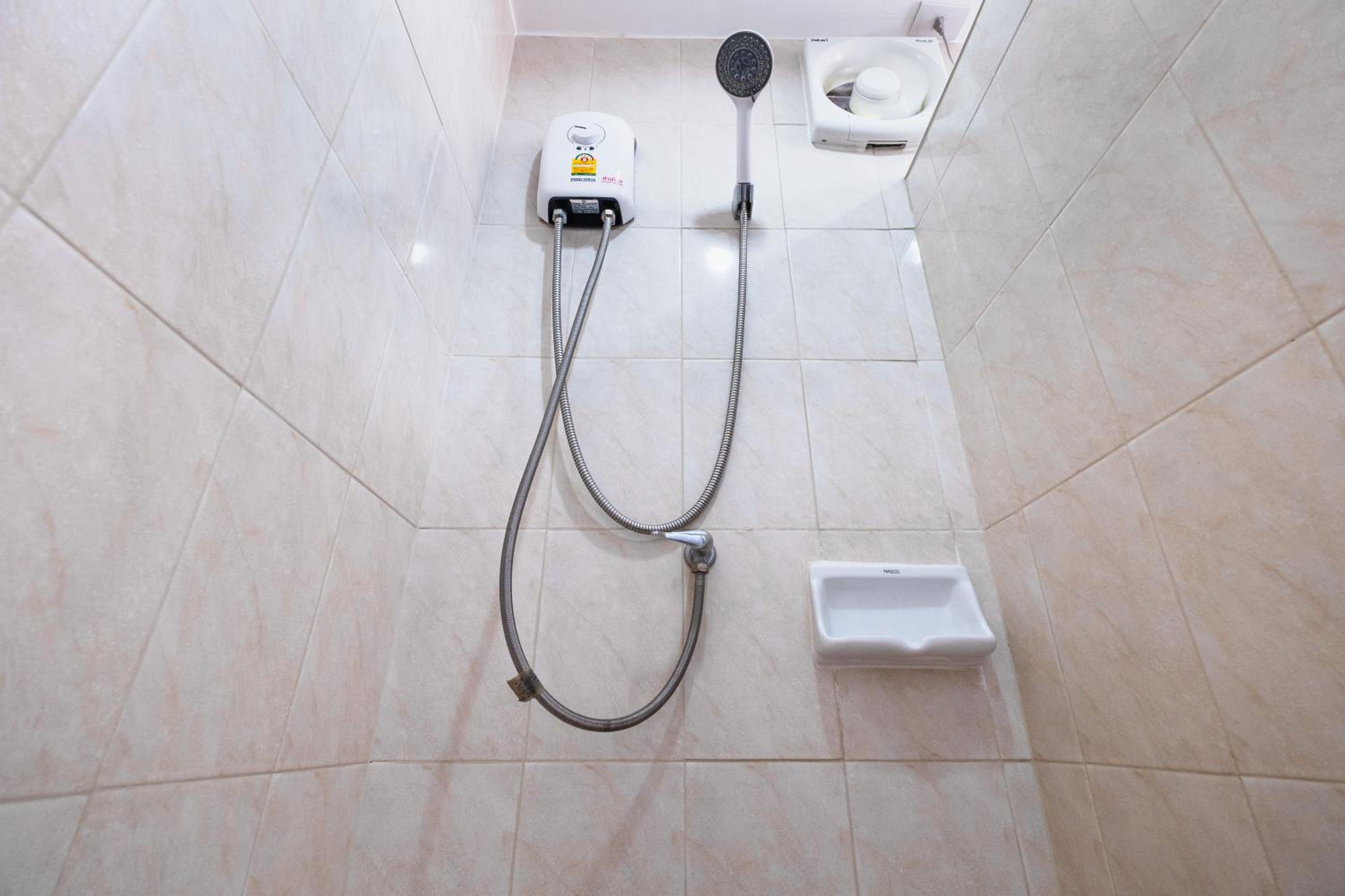 Double Room with Shower (5th & No Elevator)