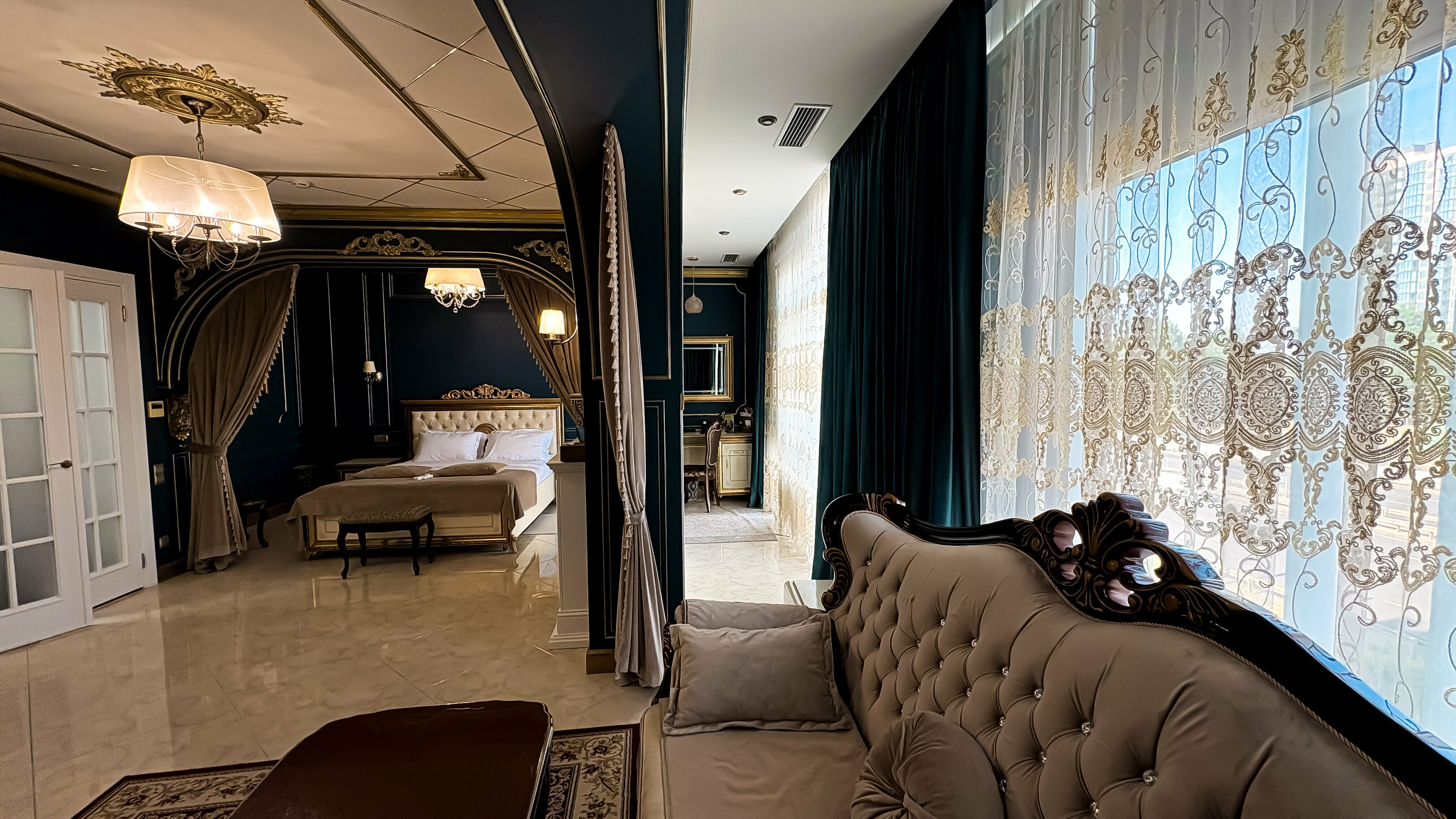 Суперлюкс с гидромассажной ванной