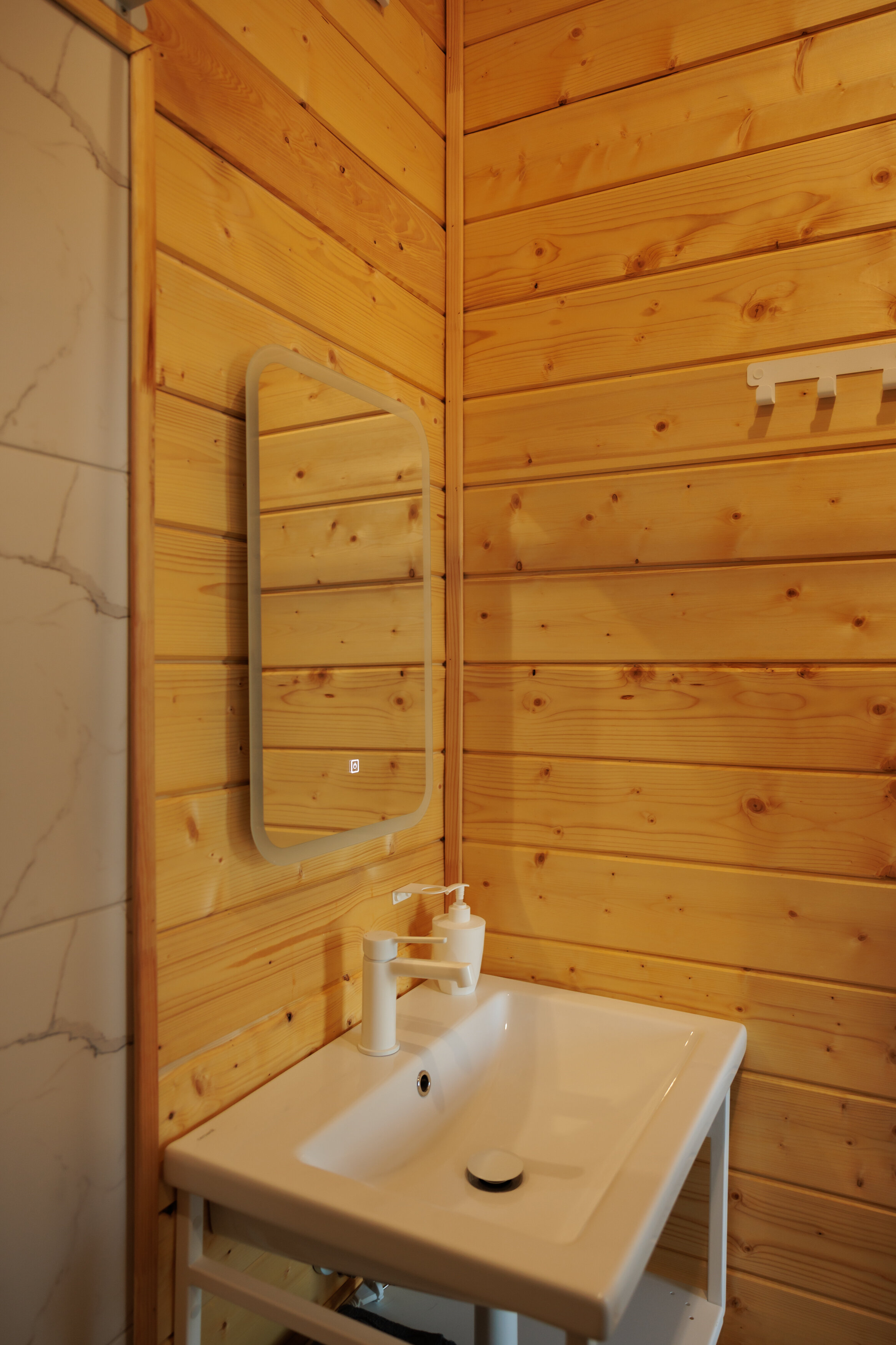 Мини-Барнхаус