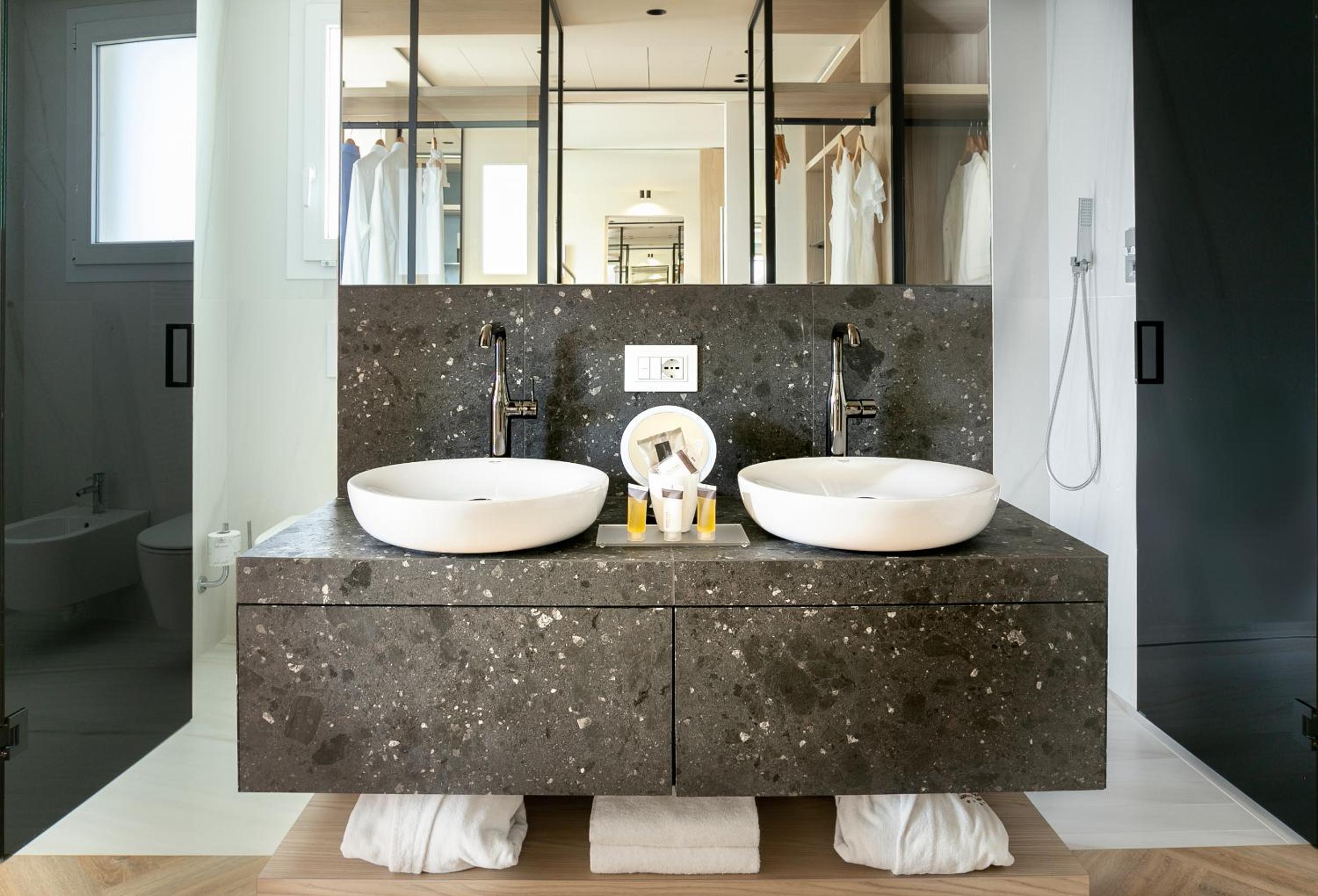 Queen Suite with Sea View