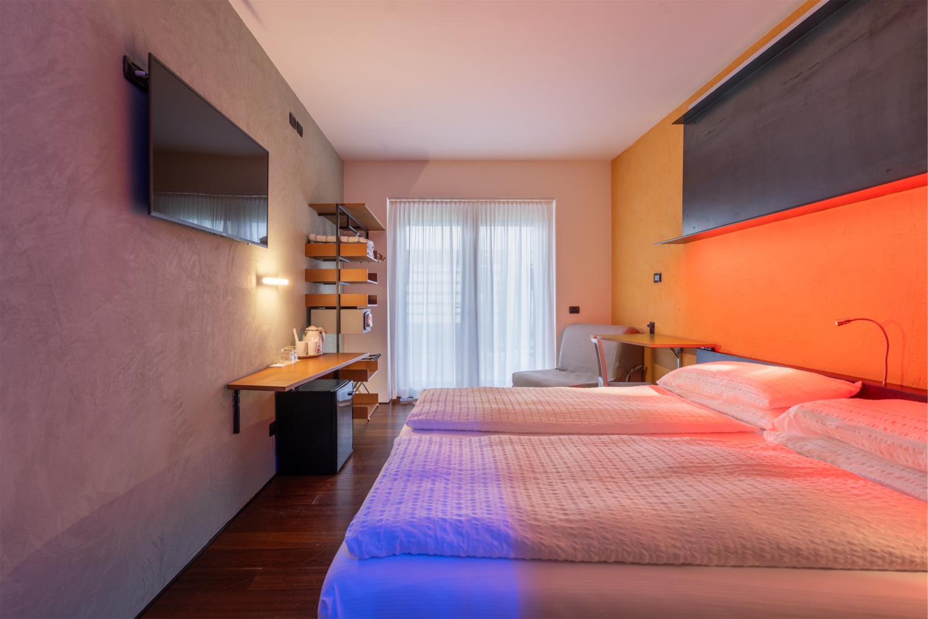 Triple Room Front Lake with Garden (2 adults + 1 child)