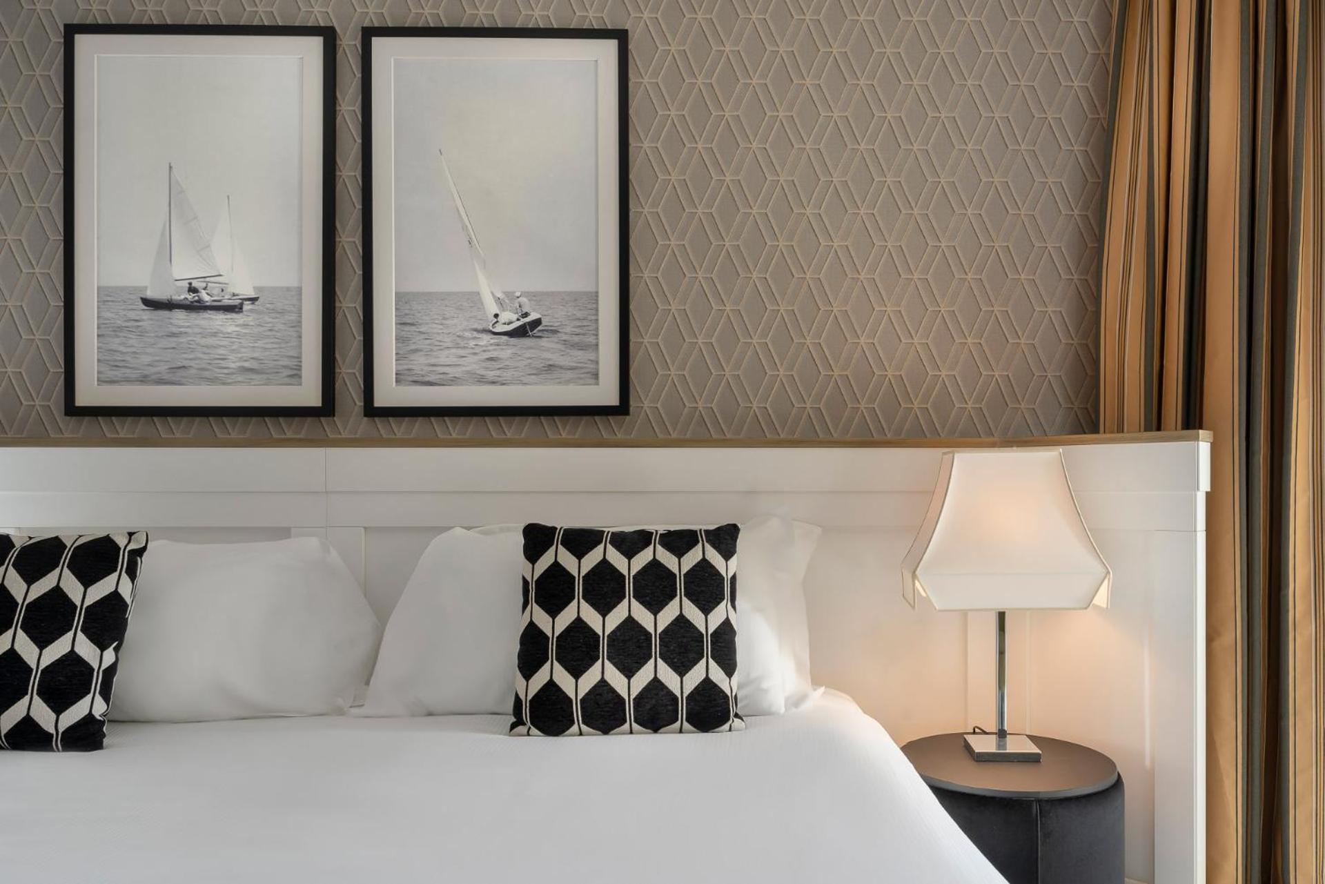 Double or Twin Room with City View and Spa Access