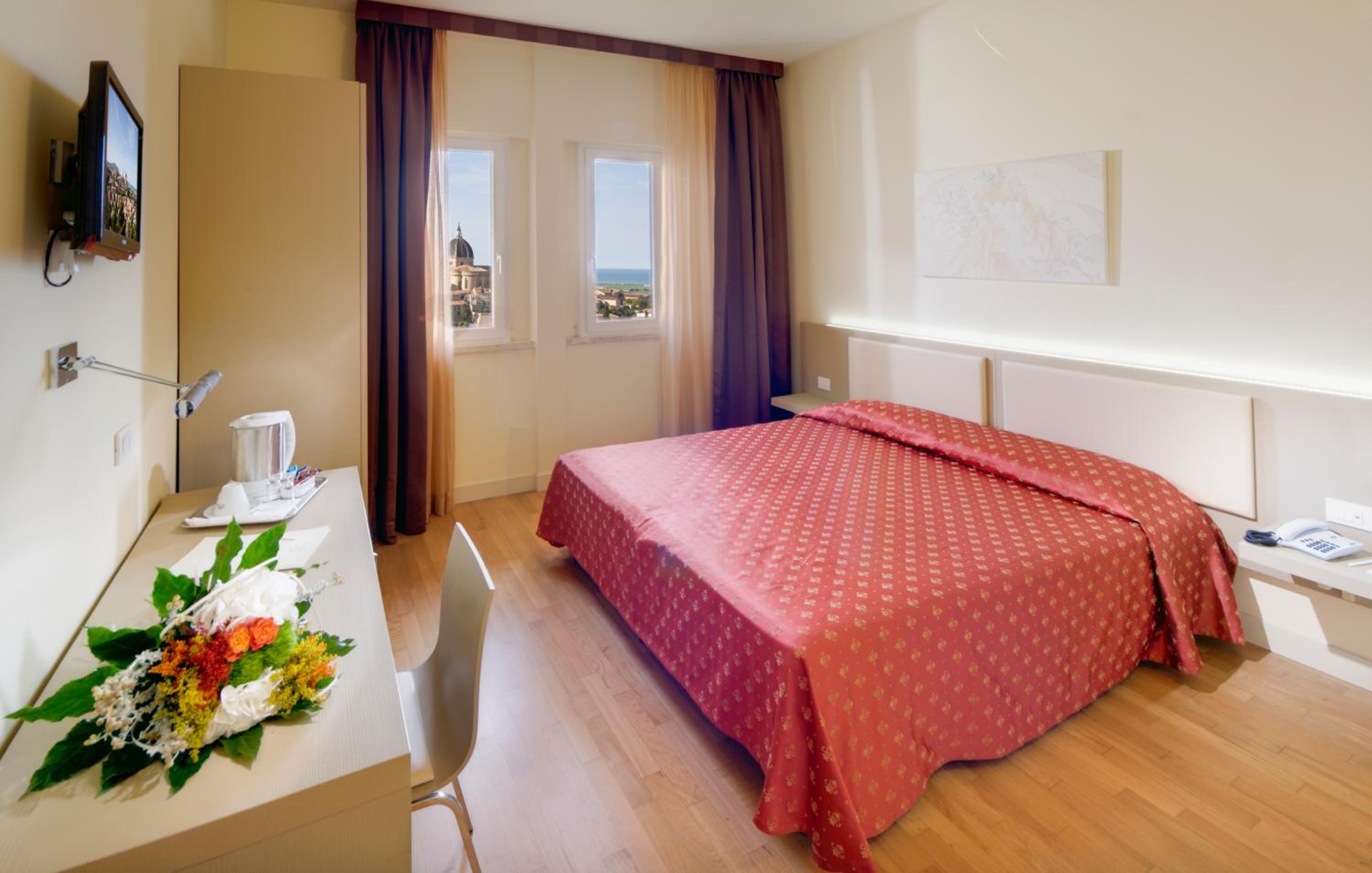 Family Room (2 Adults + 2 Children)