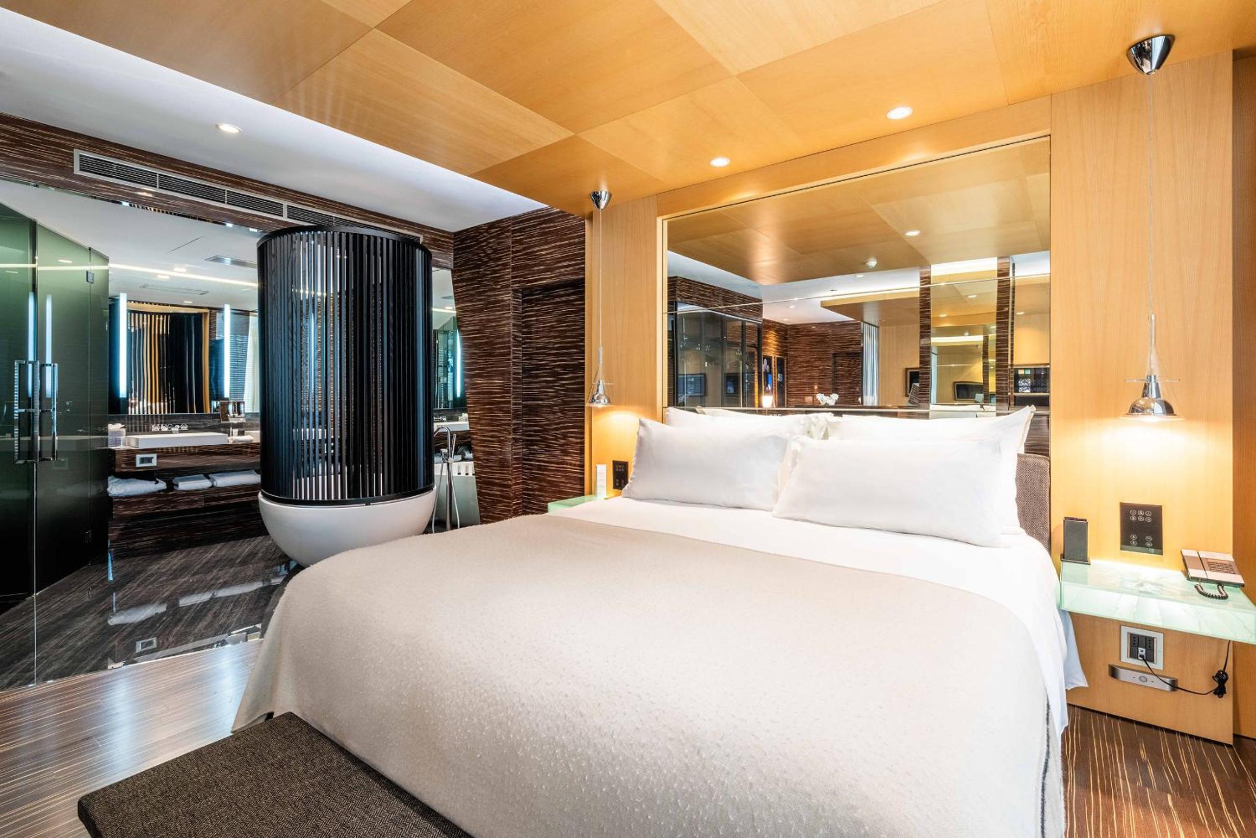 Deluxe Suite Harbor View