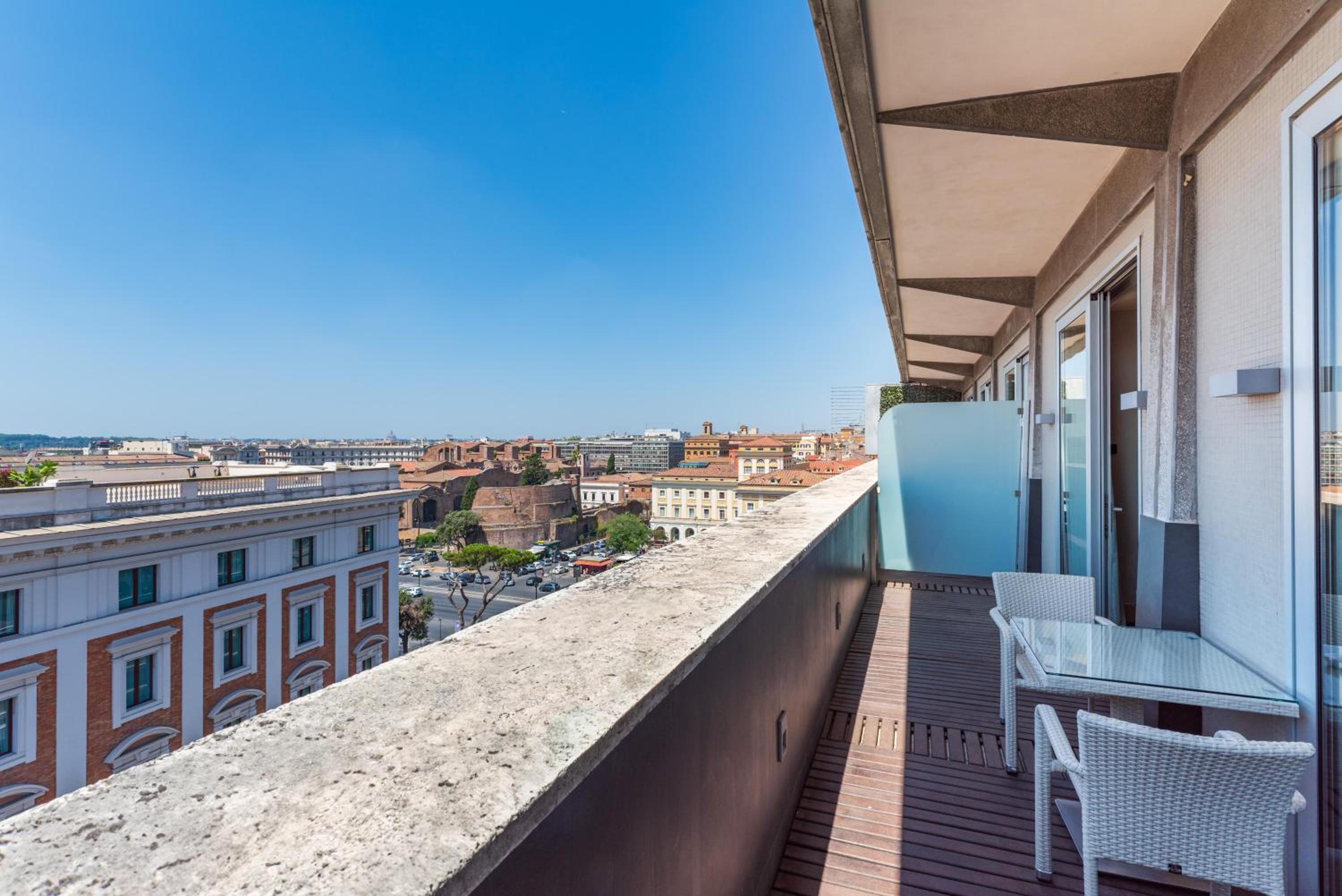 Junior King Suite with Terrace and City View
