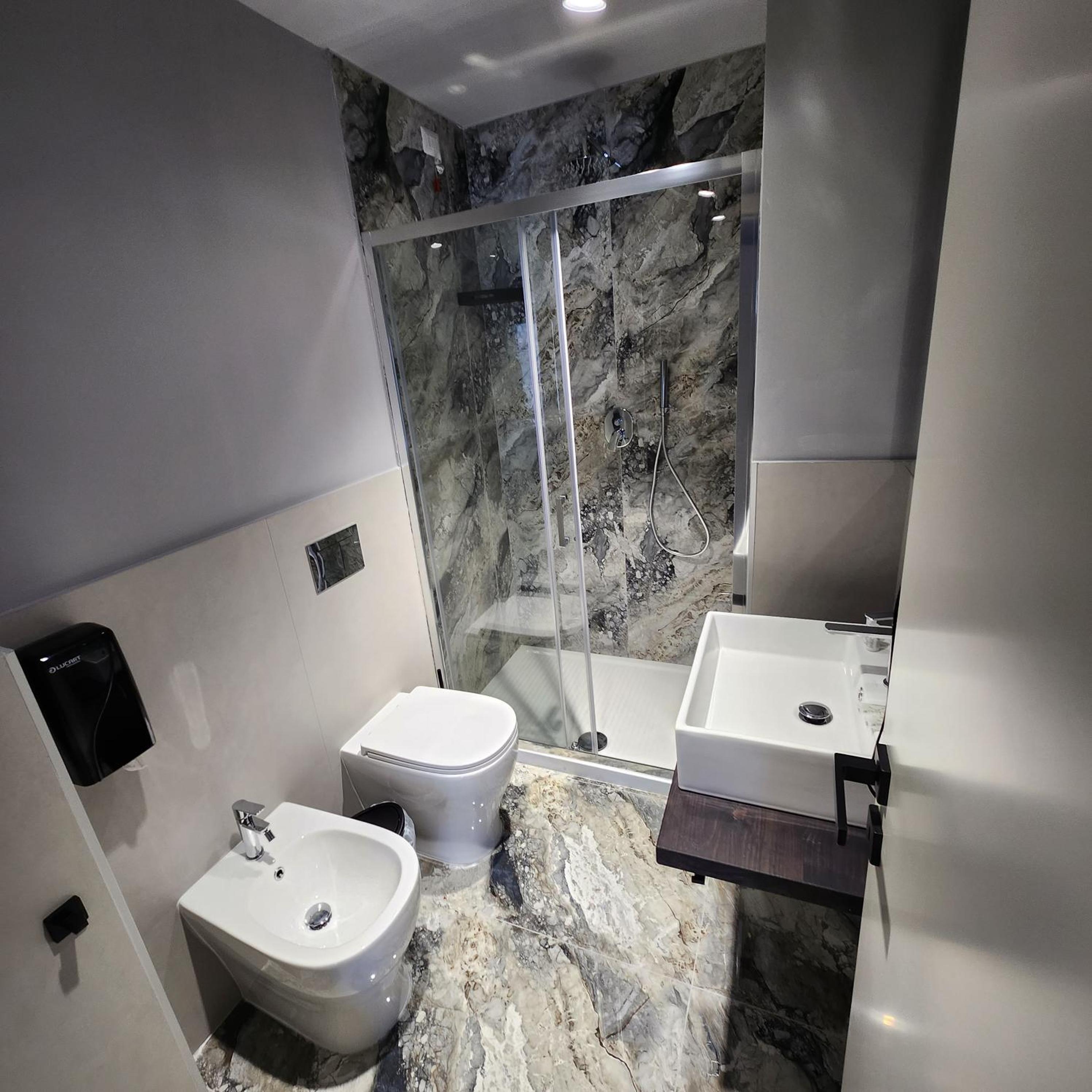 Deluxe Double Room with Side Sea View