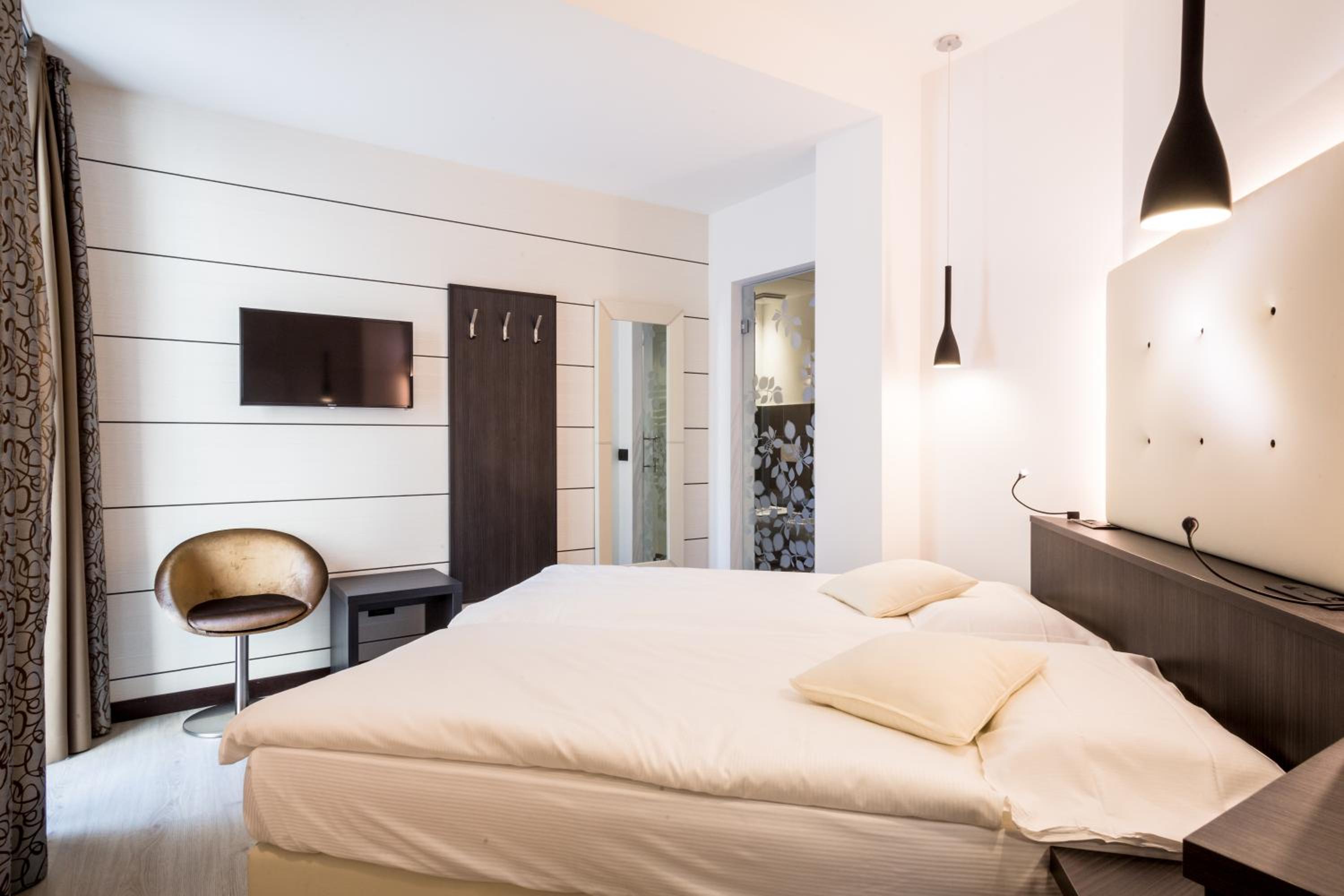 Double or Twin Room with Balcony