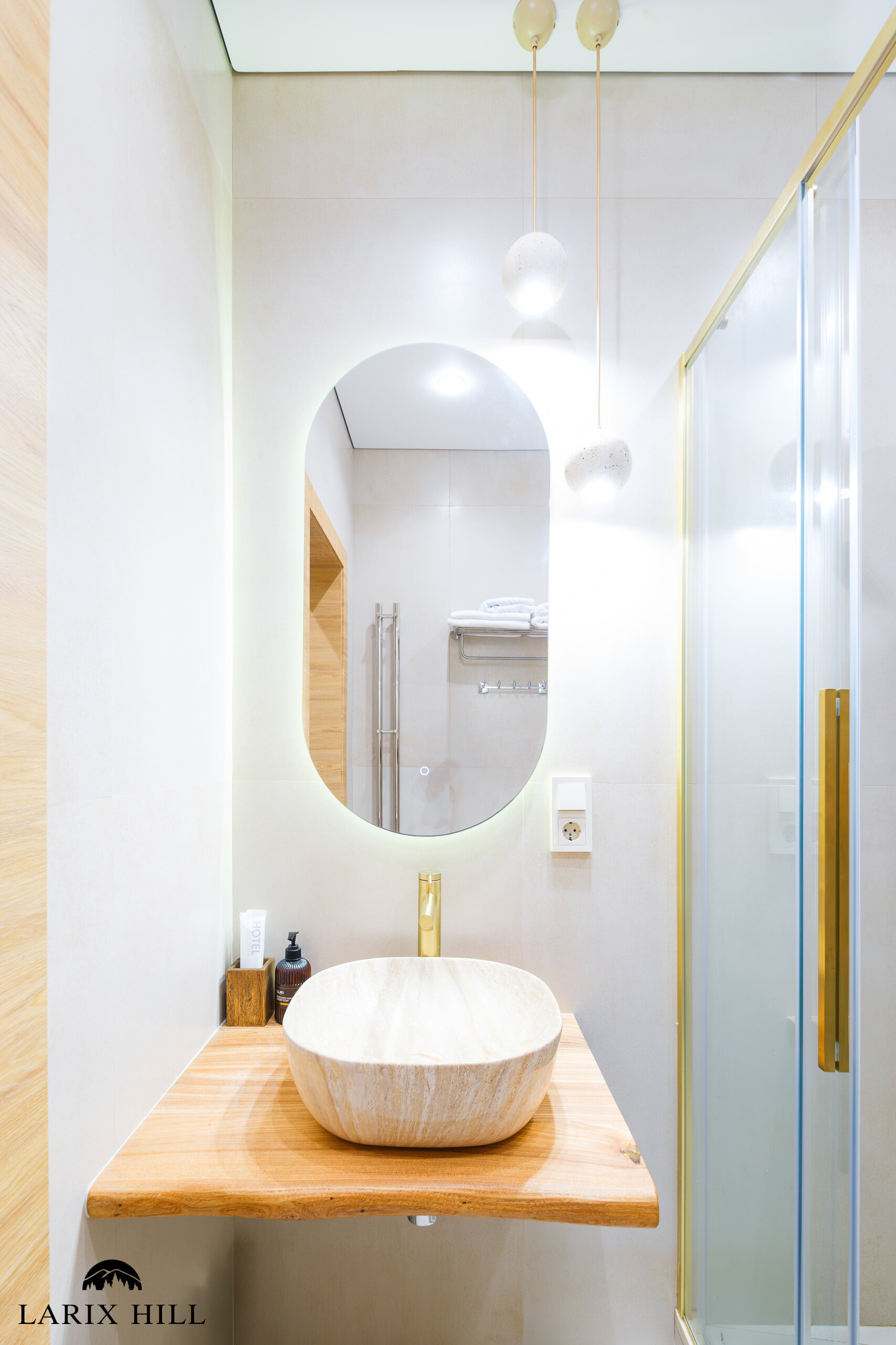 Двухместный номер с 1 кроватью, либо 2 отдельными кроватями, 1 этаж Л