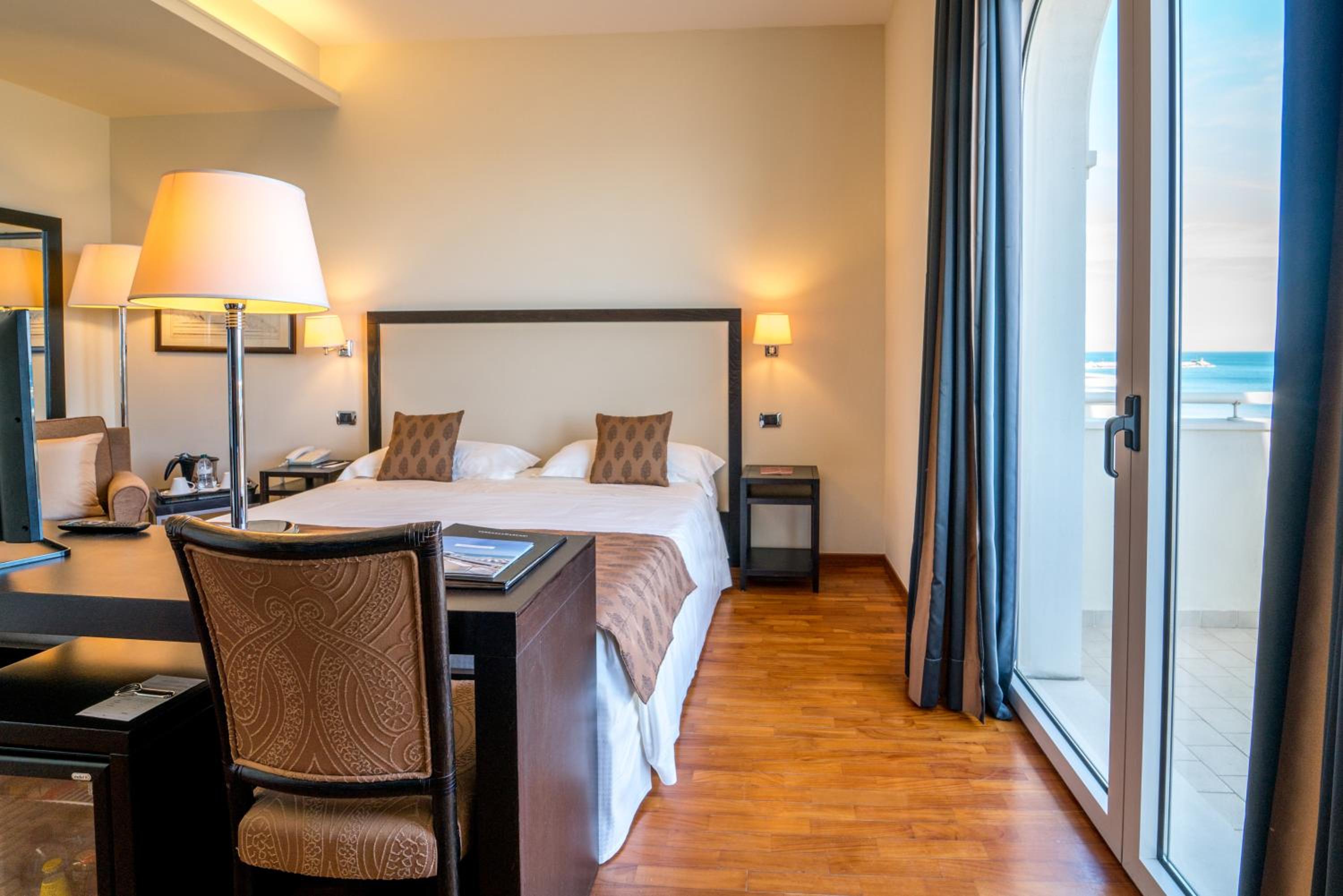 Prestige Double Room with Sea View