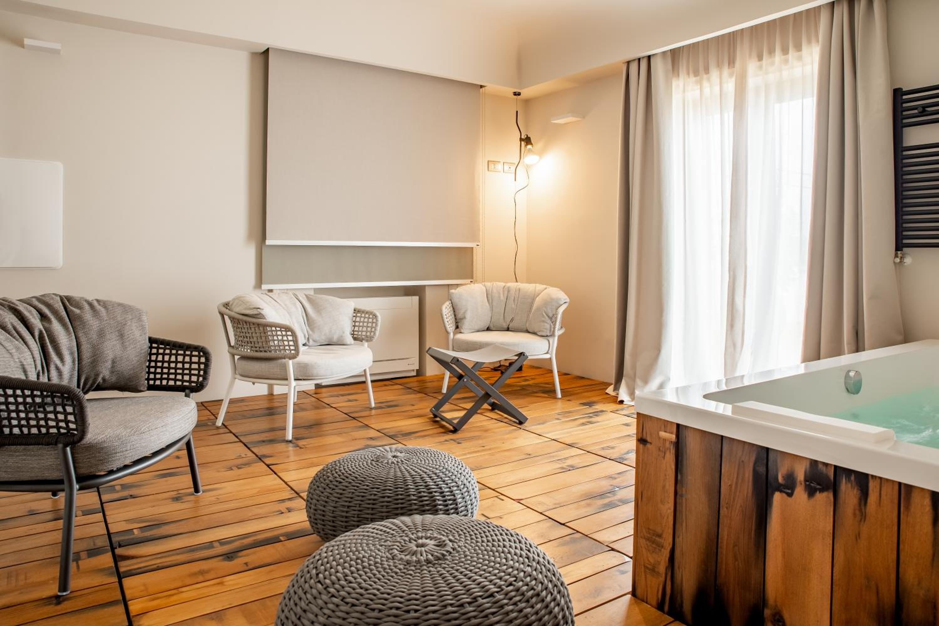 Deluxe Suite with Jacuzzi