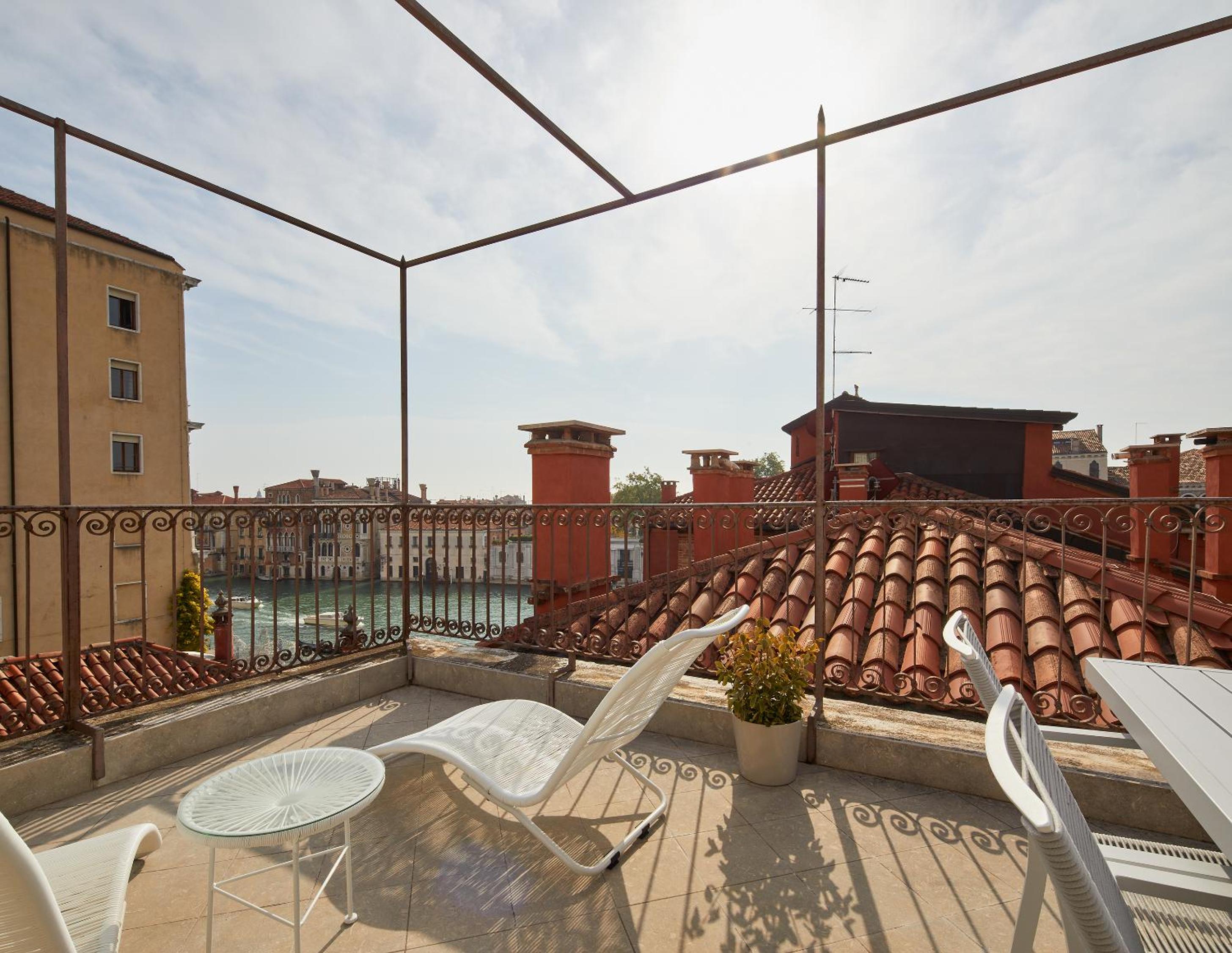 Suite with Terrace Grand Canal View