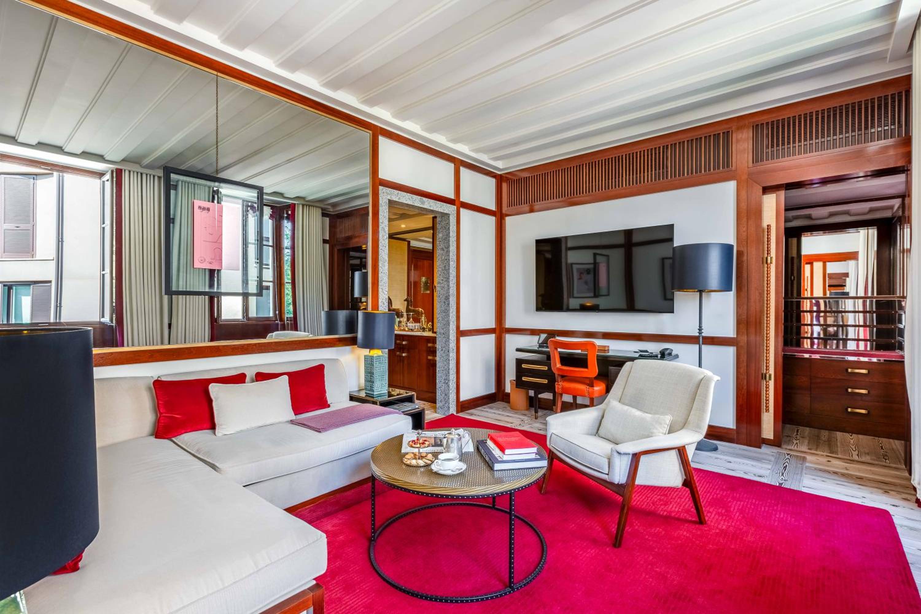 Junior Suite with Garden View