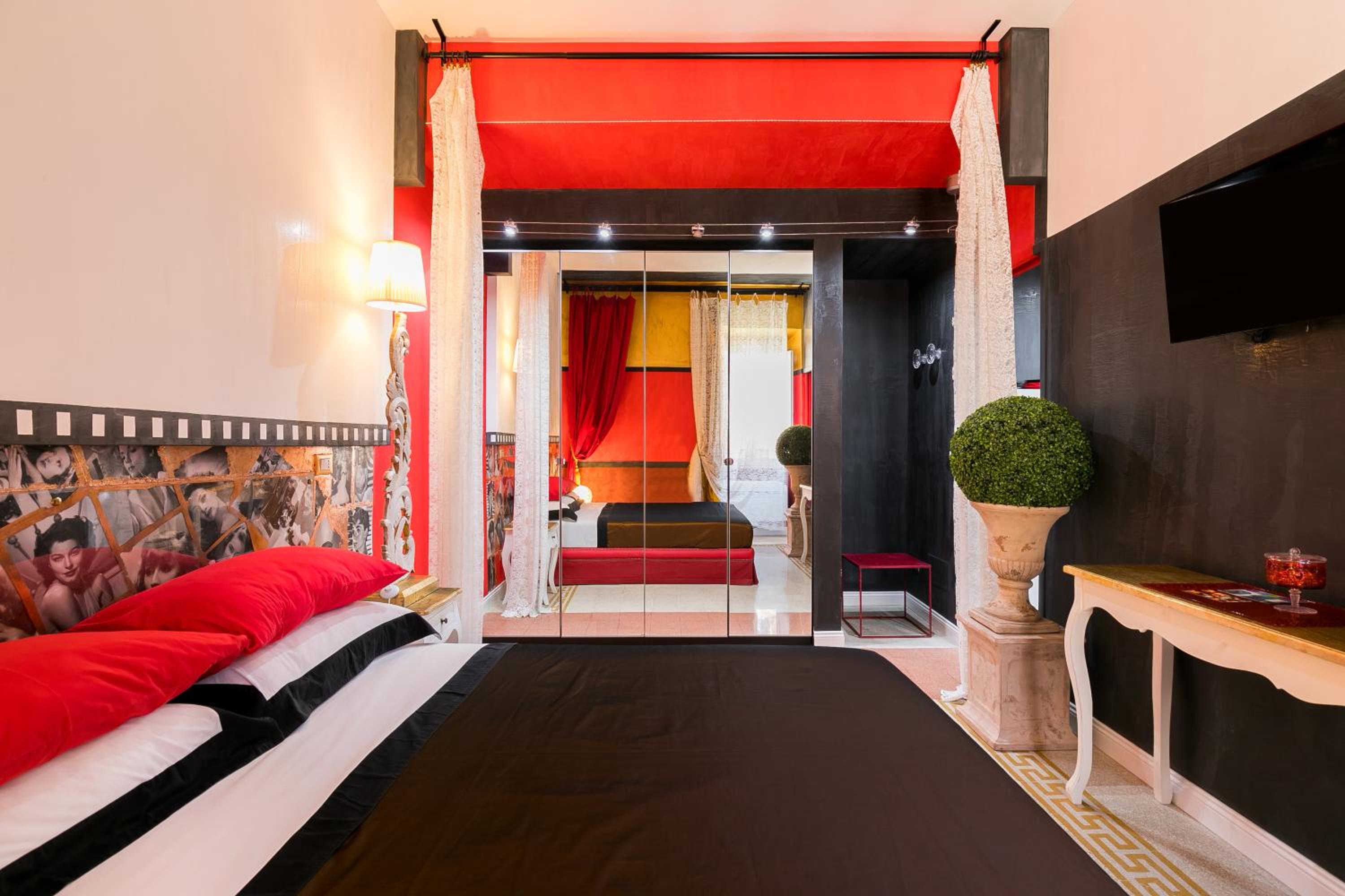 Superior One-Bedroom Apartment