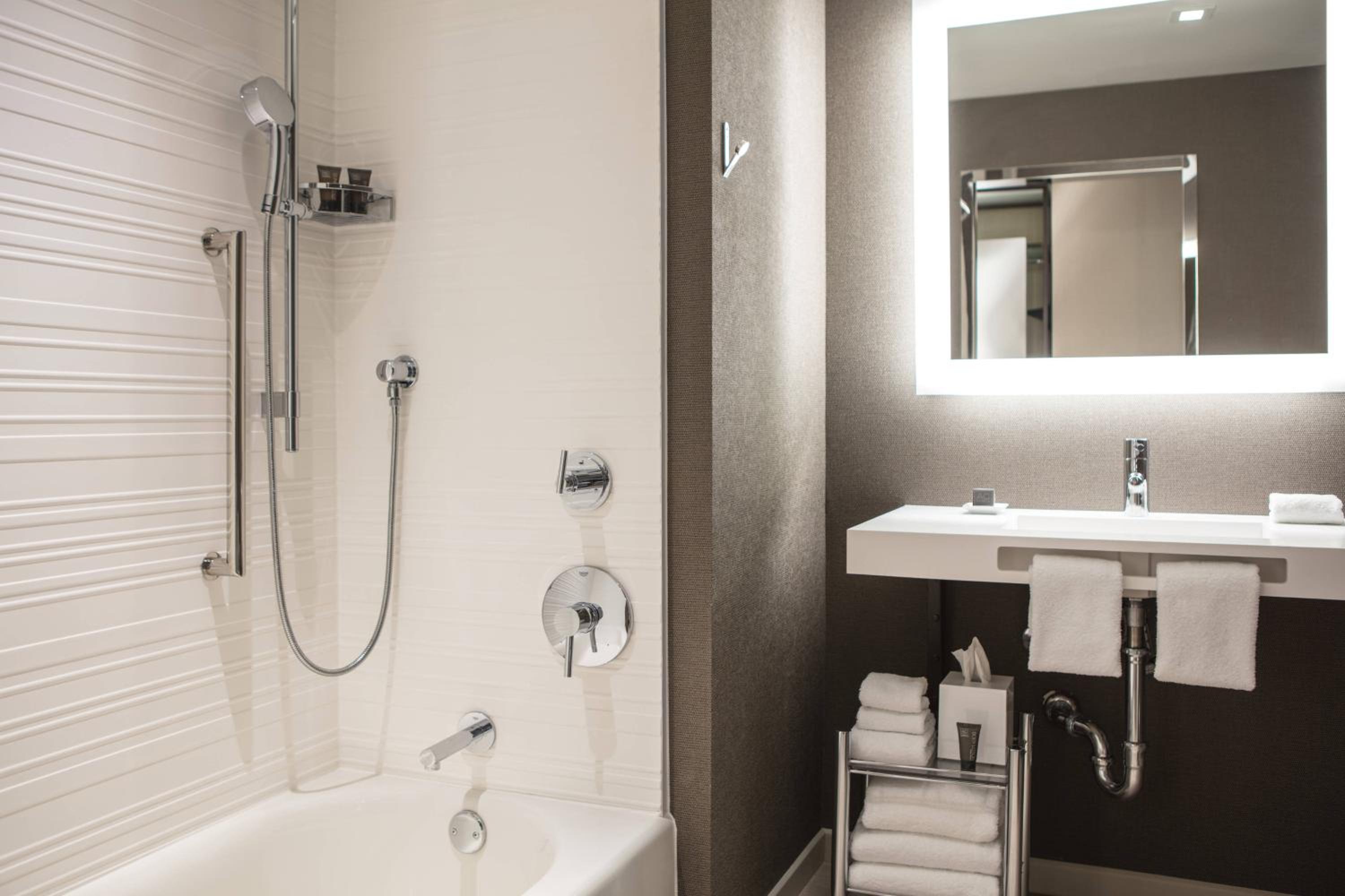 Executive King Room with Sofa Bed