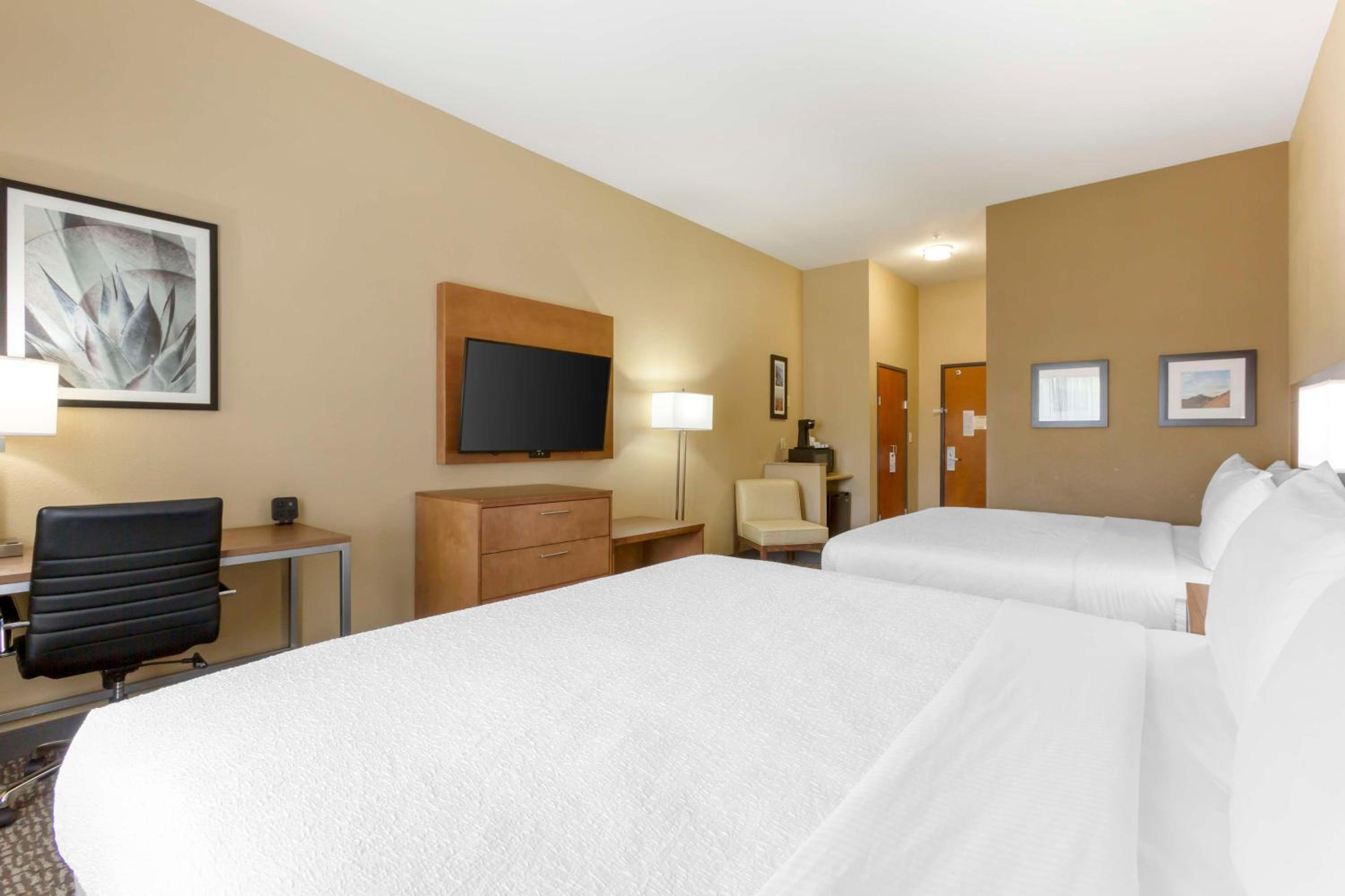 King Room with Two King Beds