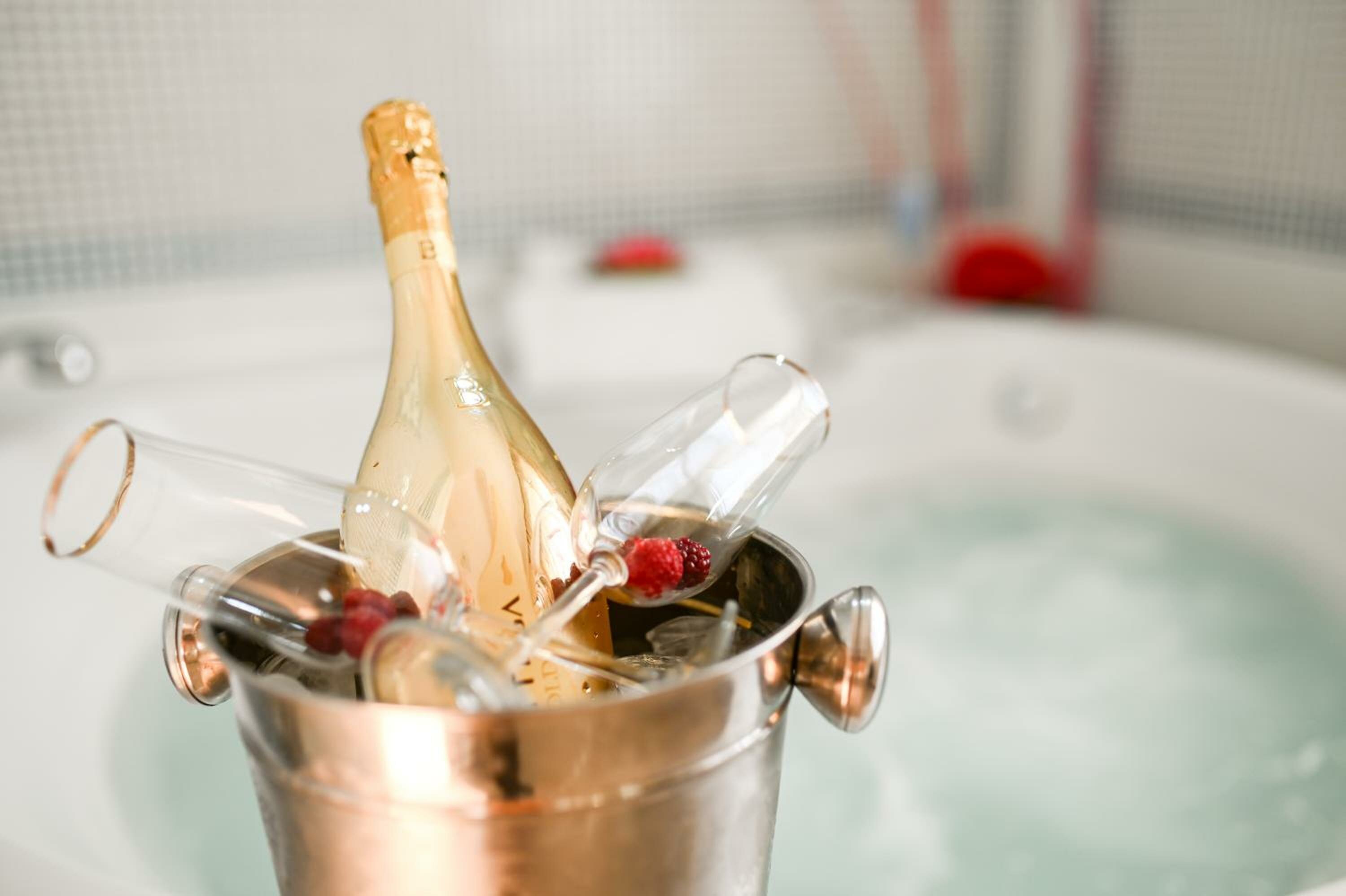 Junior Suite with Spa Bath