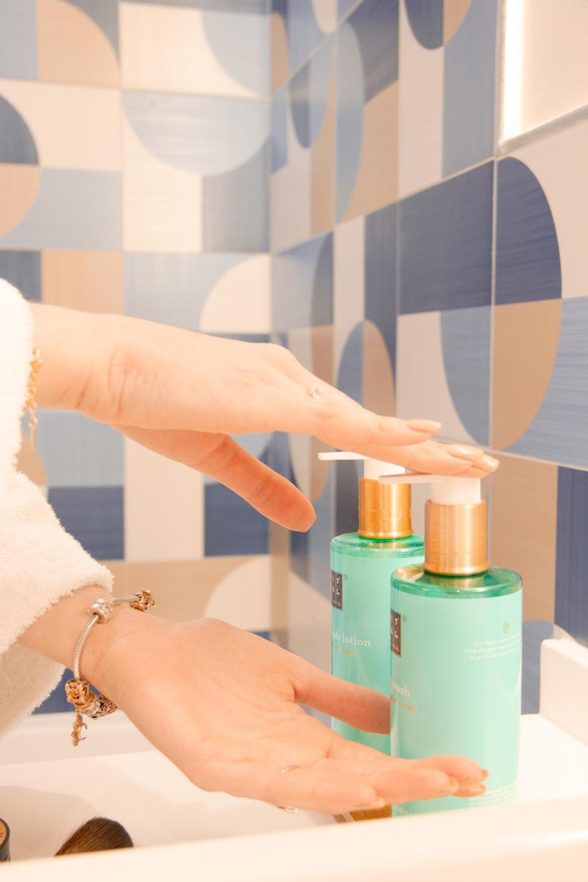 Riviera Junior Suite with Terrace and Sea View 