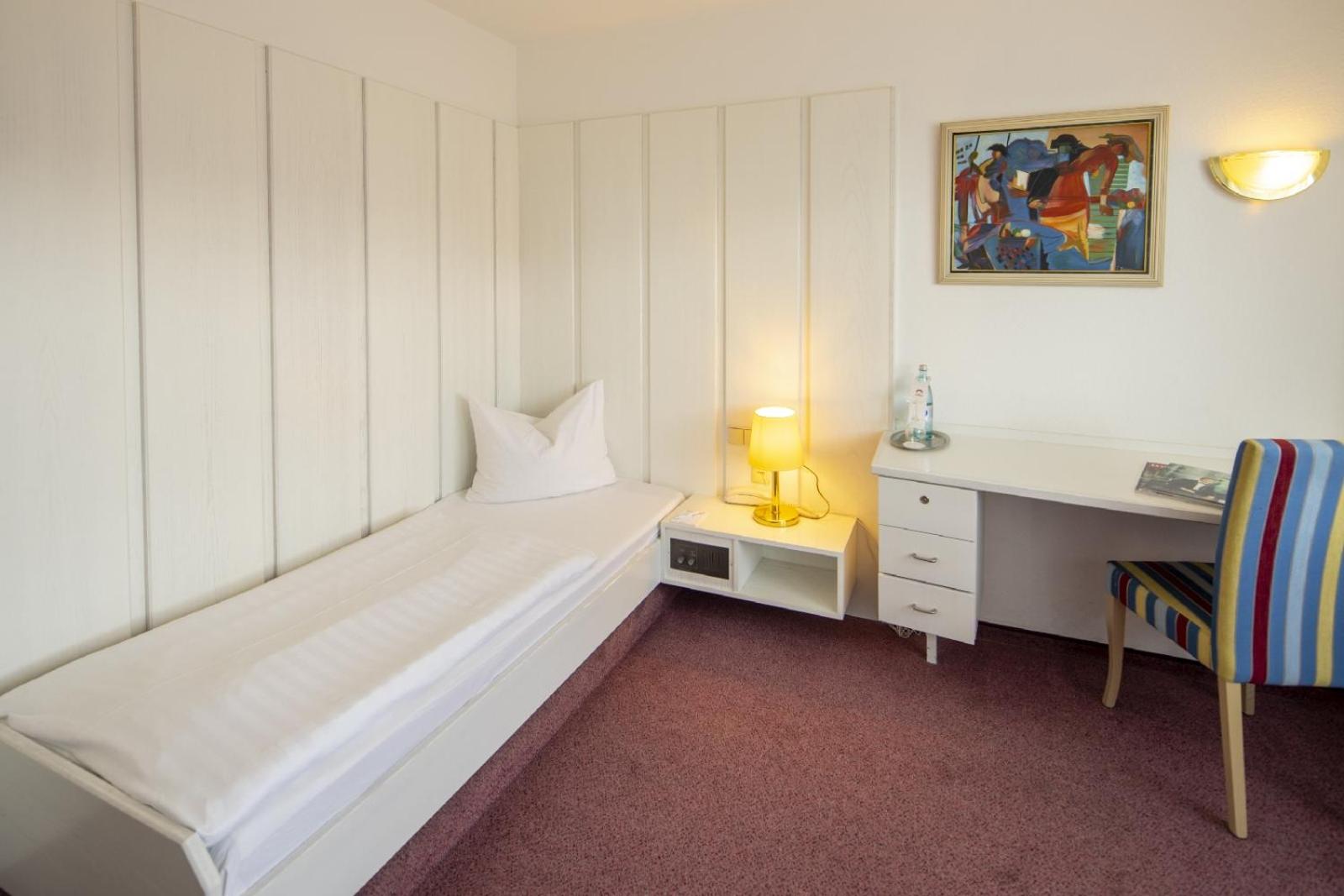 Classic Single Room